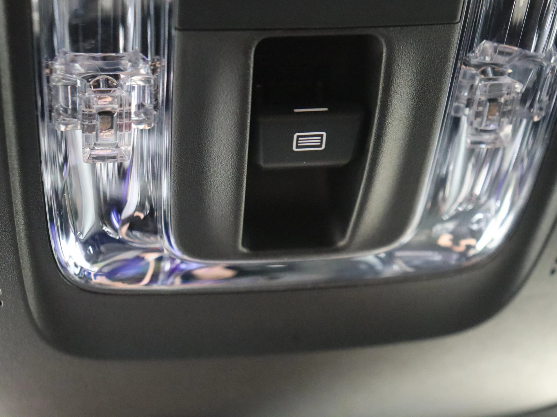 Mercedes-Benz-EQA-image-27