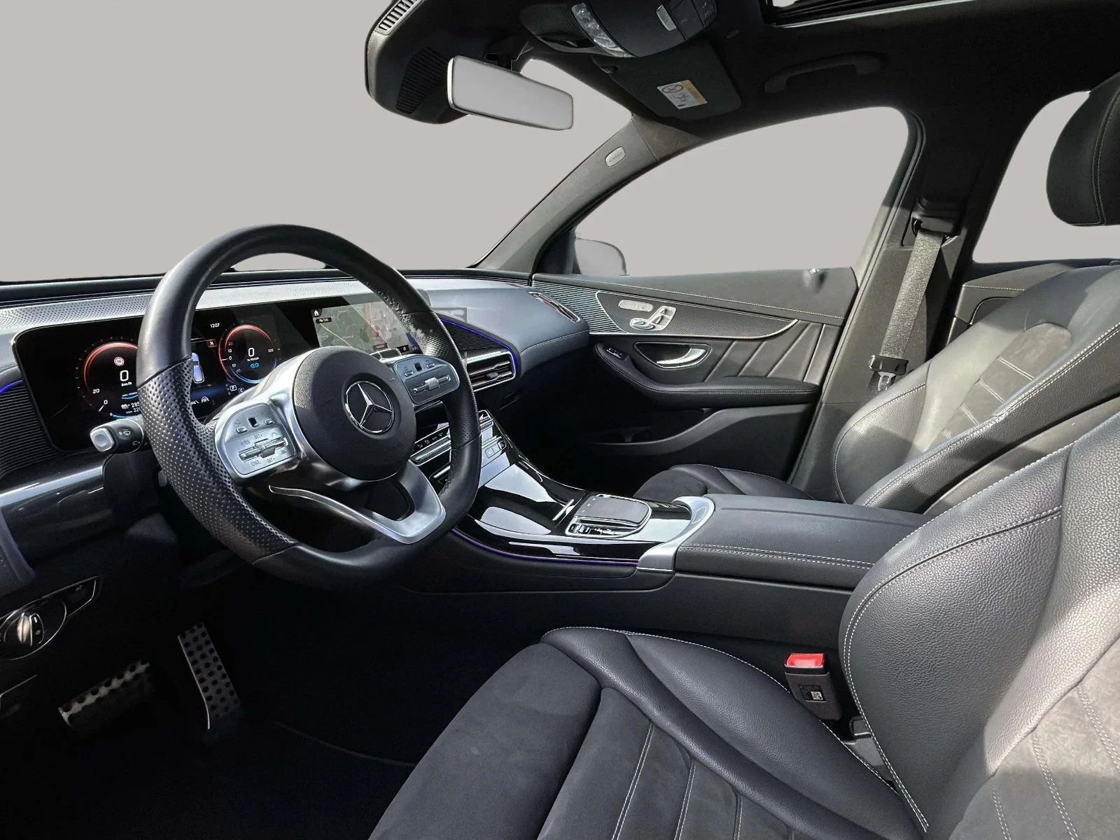 Mercedes-Benz-EQC-image-10