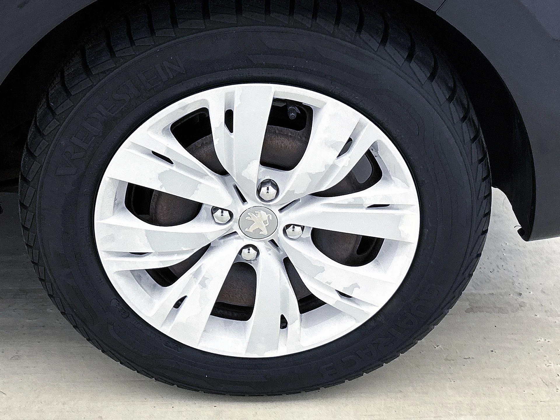 Peugeot-208-image-32