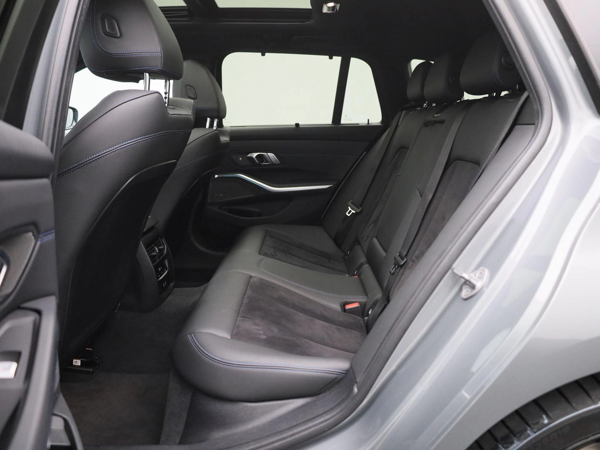 BMW-3 Serie-image-11