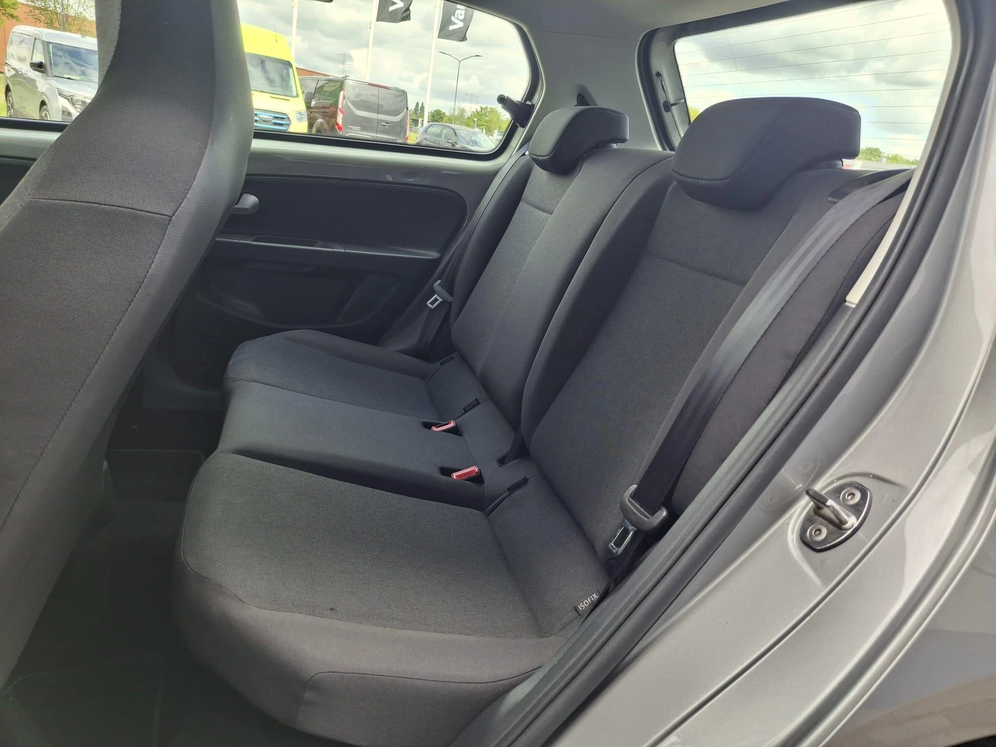 Volkswagen-up!-image-14