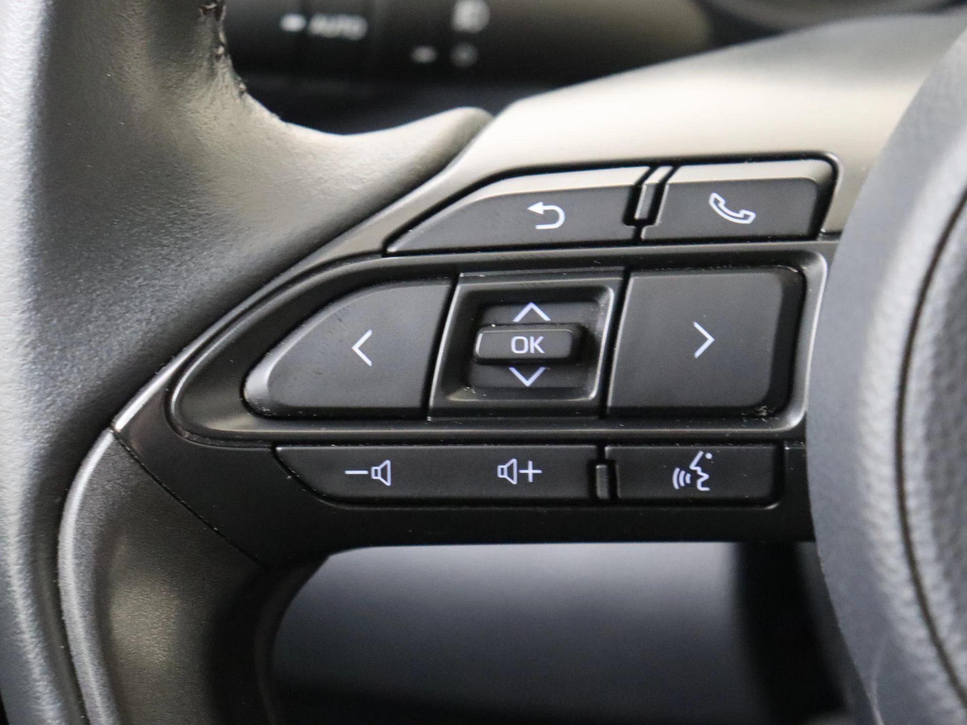 Toyota-Yaris-image-12
