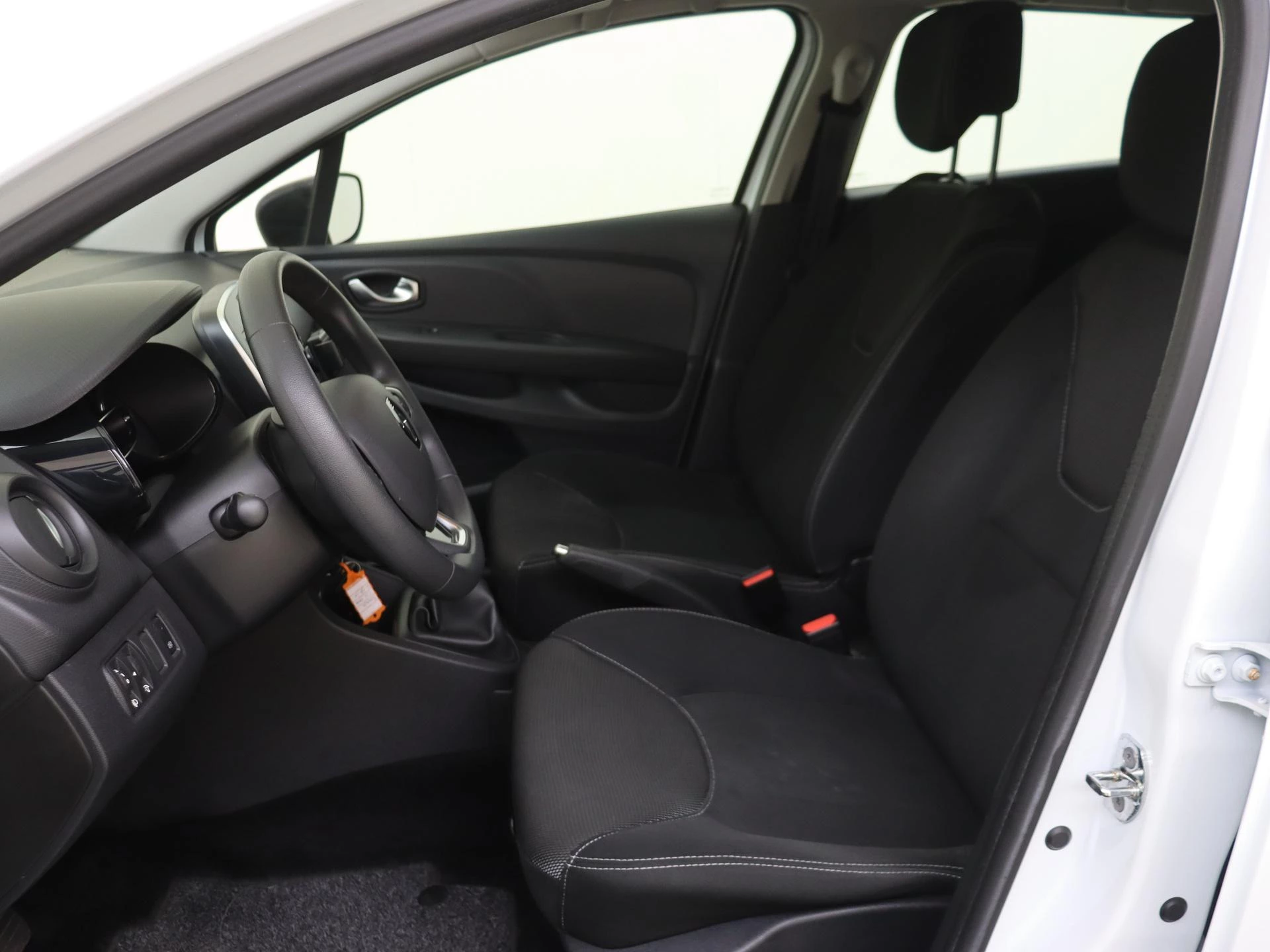 Renault-Clio-image-11