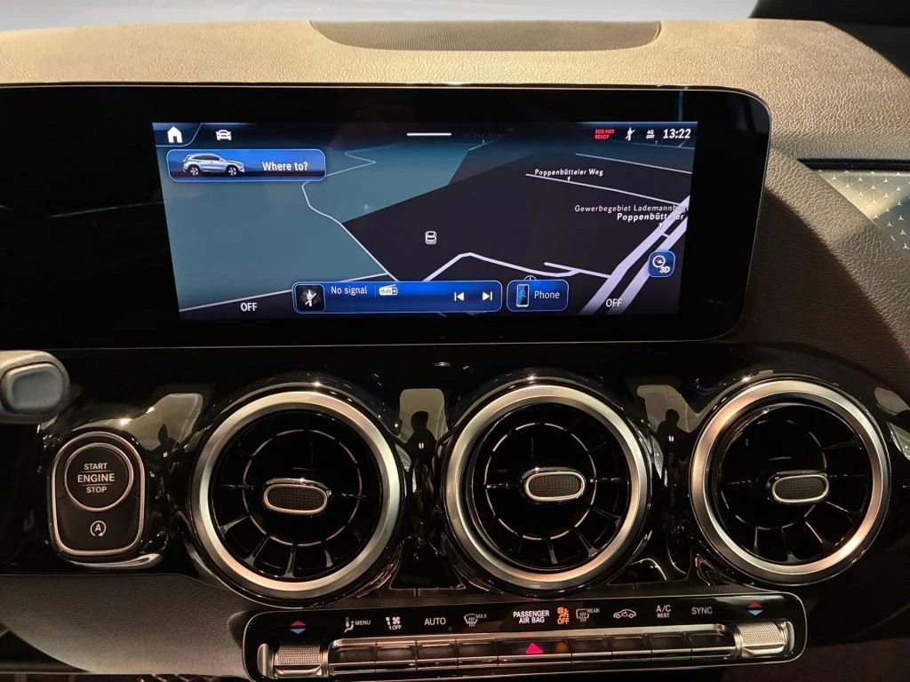 Mercedes-Benz-GLA 200 d-image-7