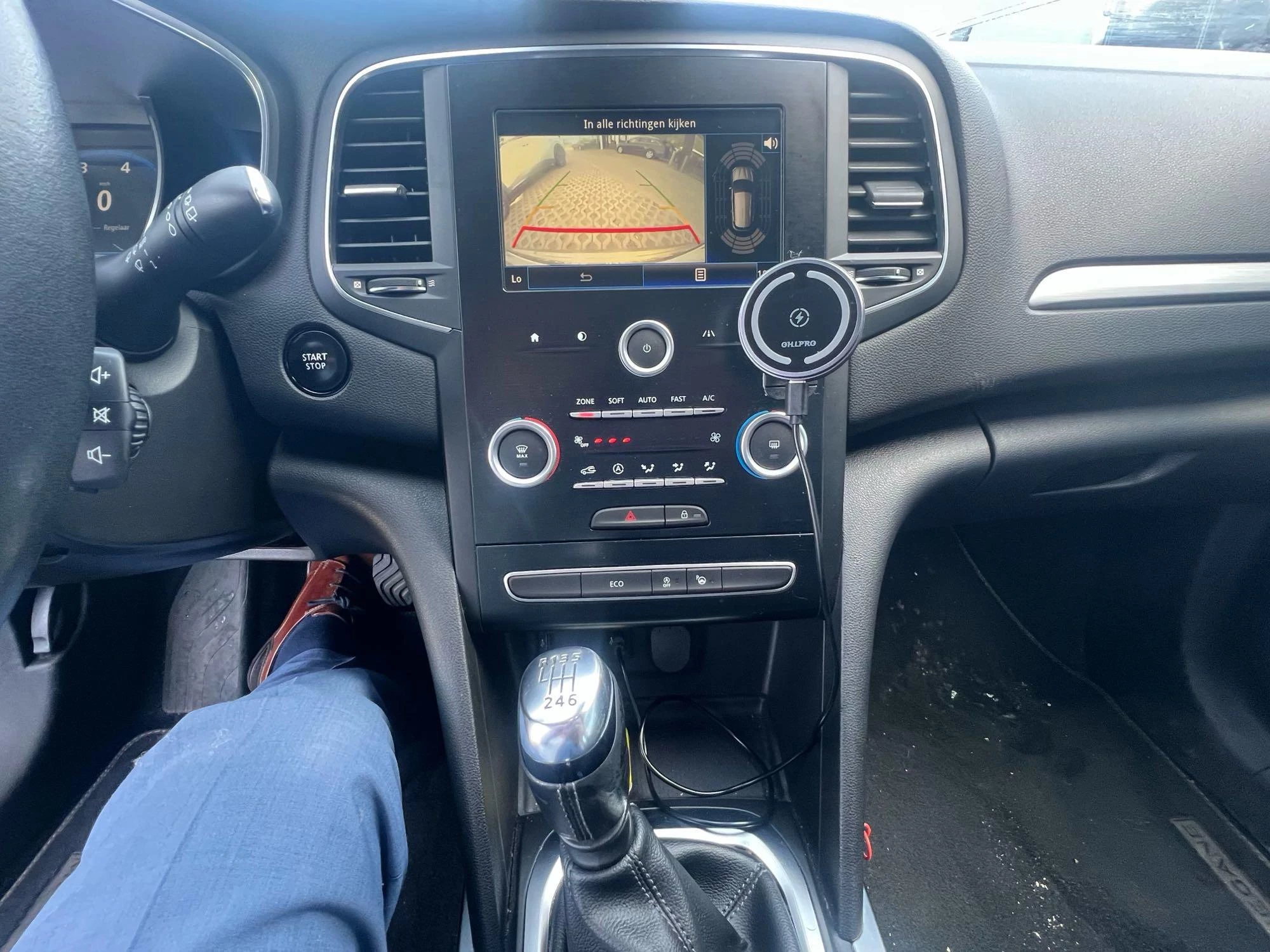 Renault-Mégane Grand Tour-image-23