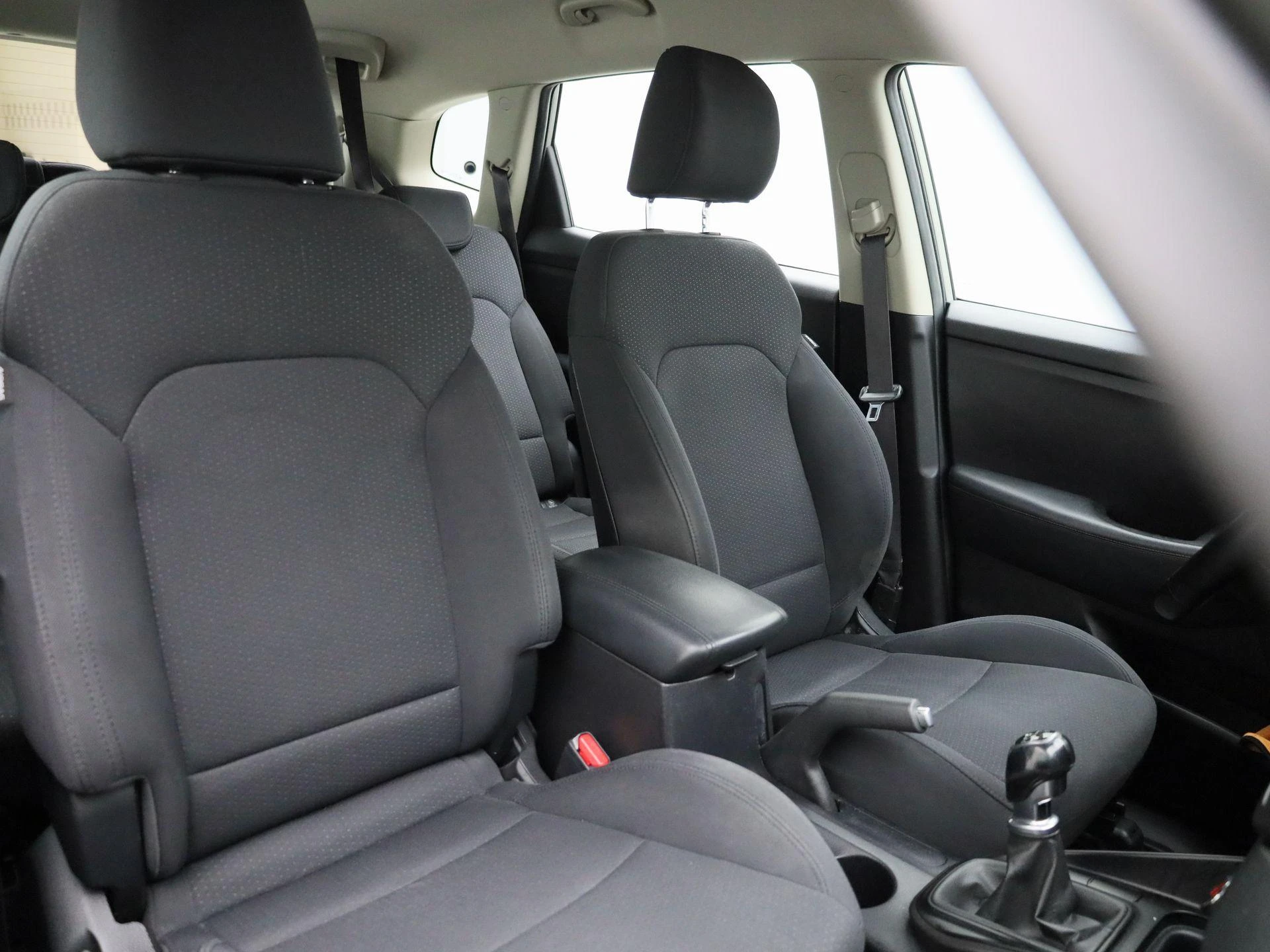 Kia-Carens-image-37