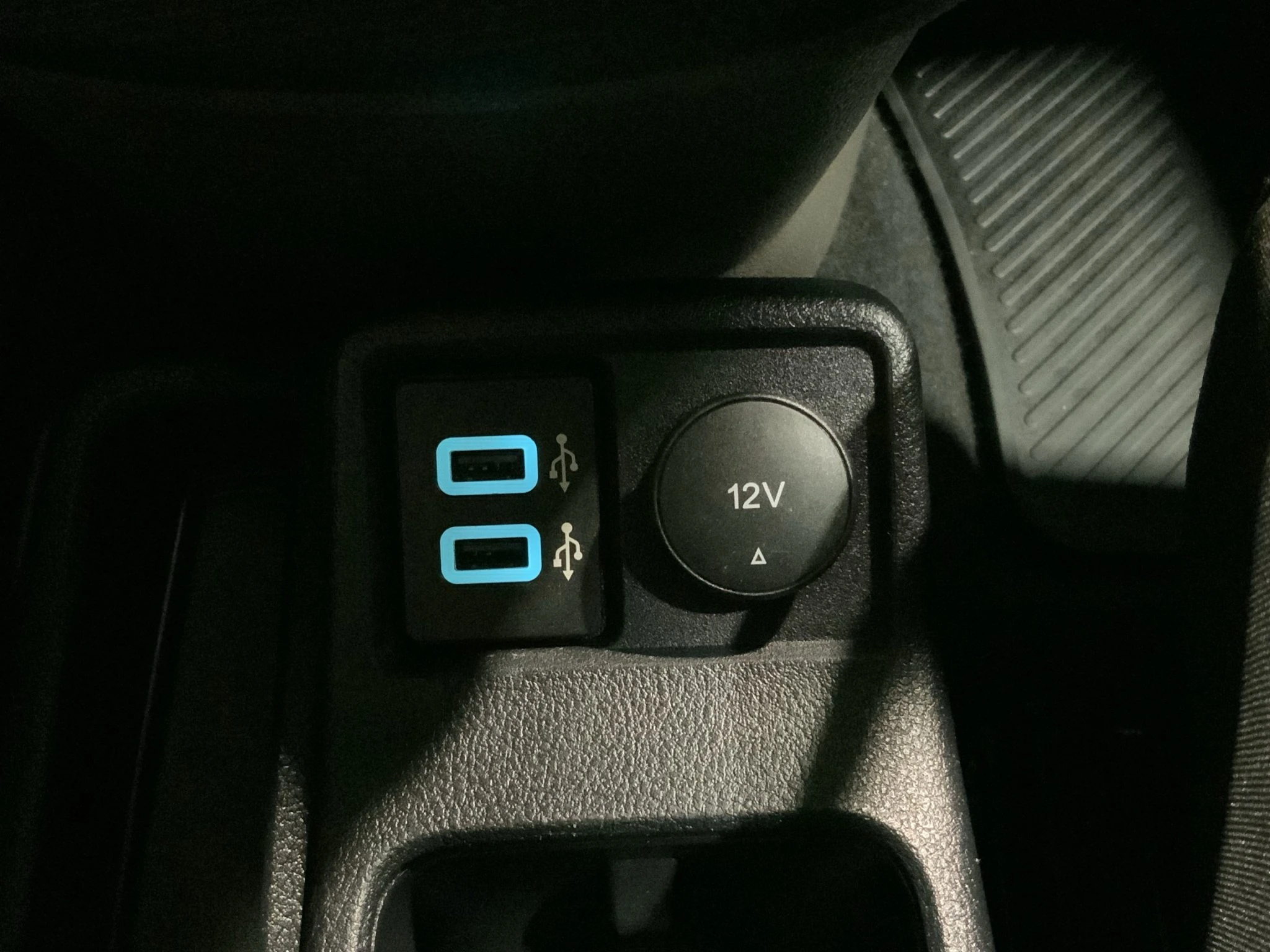 Ford-Transit Connect-image-16