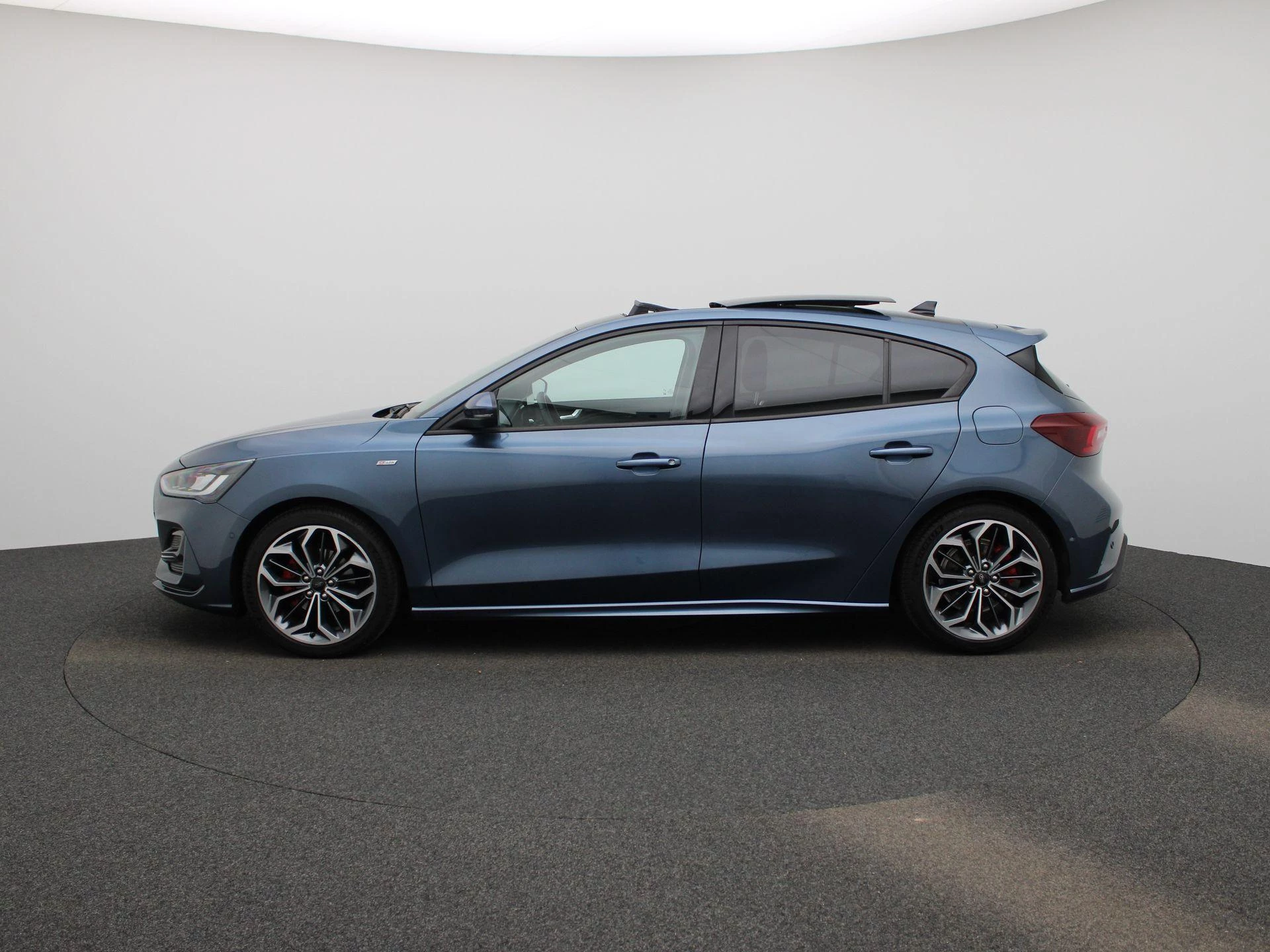 Ford Focus 1.0 EcoBoost Hybrid ST Line X