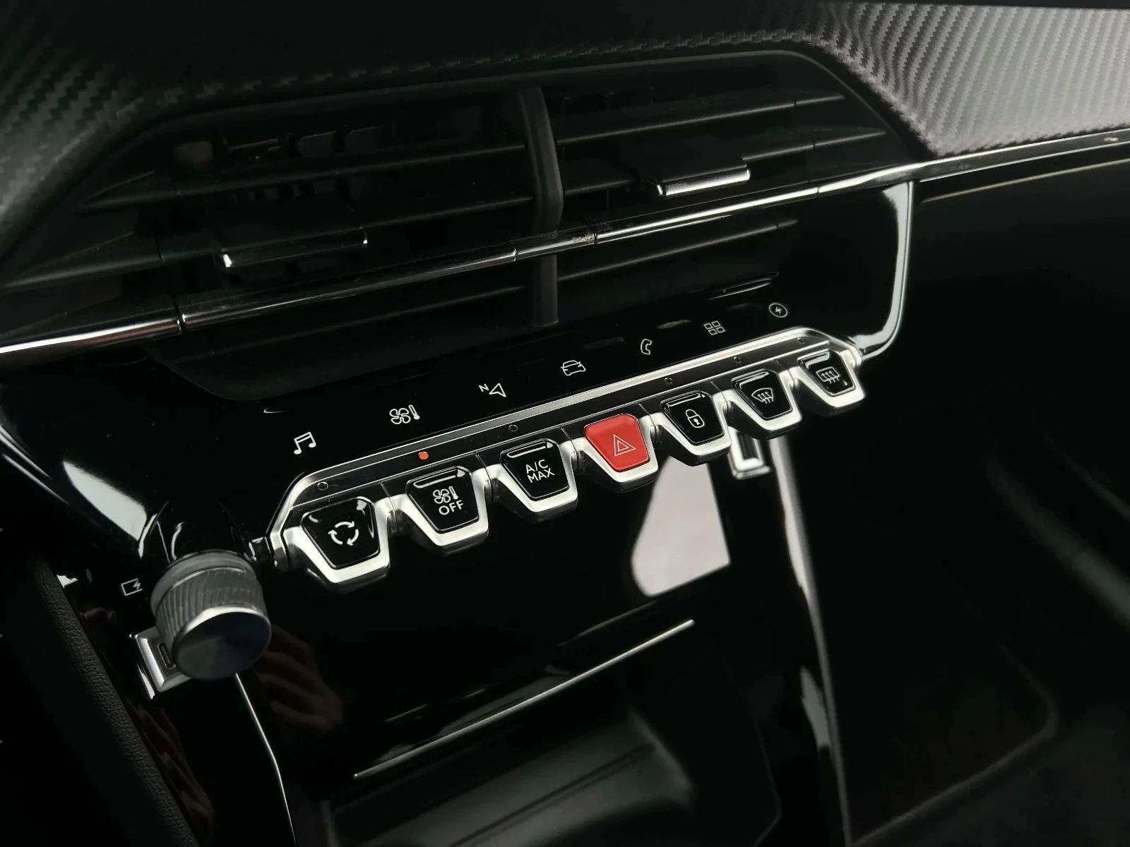 Peugeot-e-208-image-16