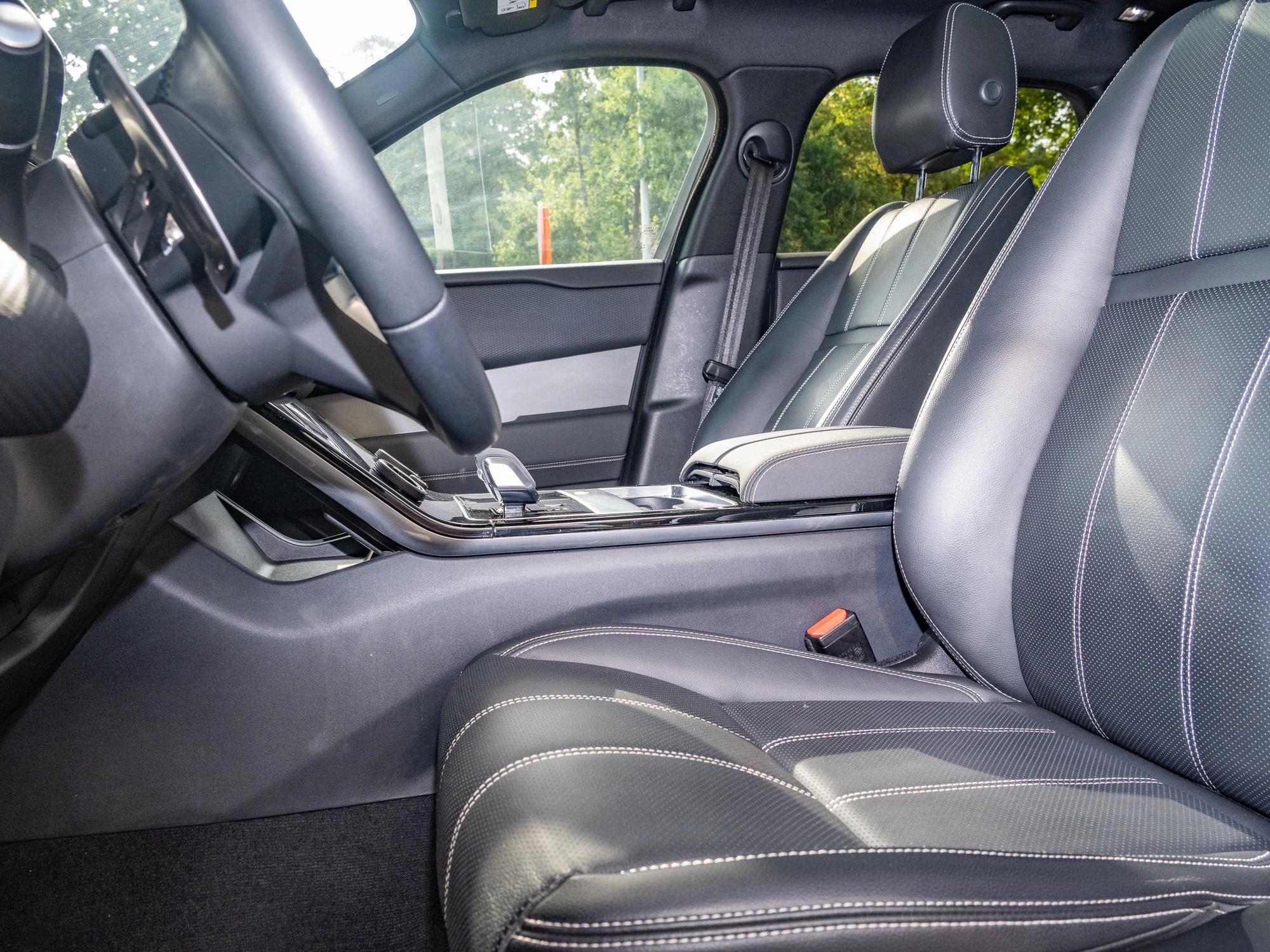 Land Rover Range Rover Velar P400e SE AWD Auto. 23MY