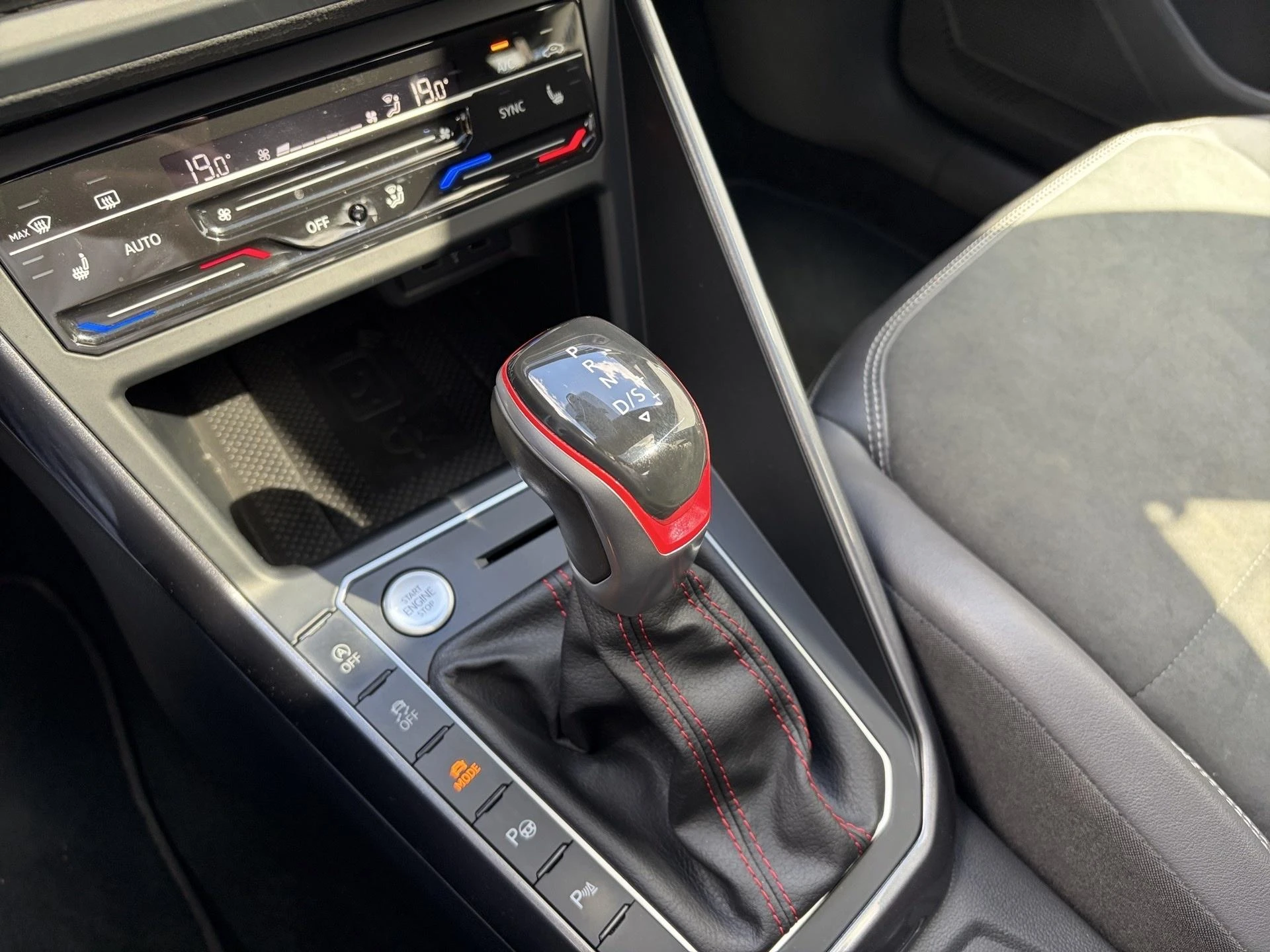 Volkswagen-Polo-image-11