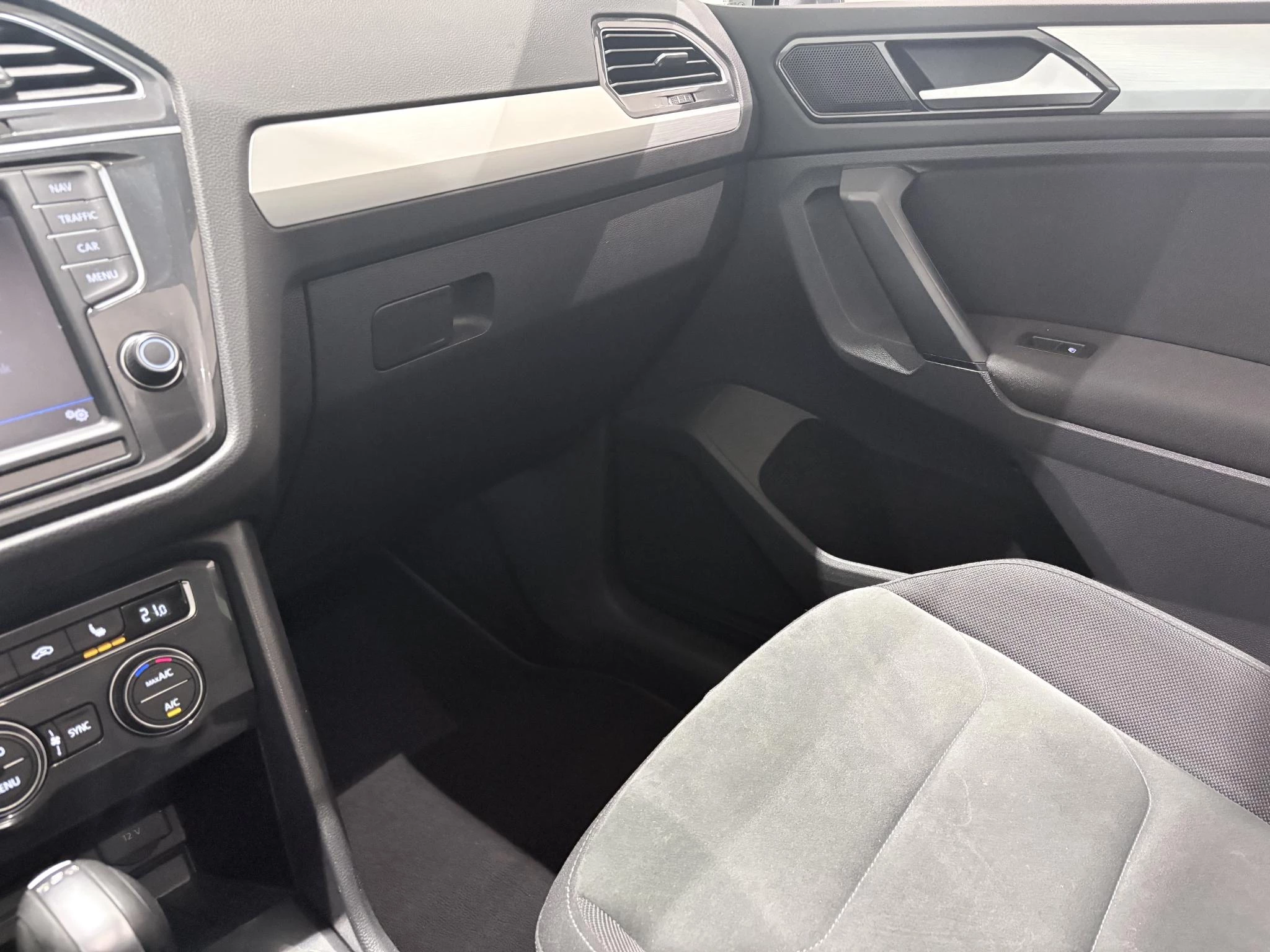 Volkswagen-Tiguan-image-30