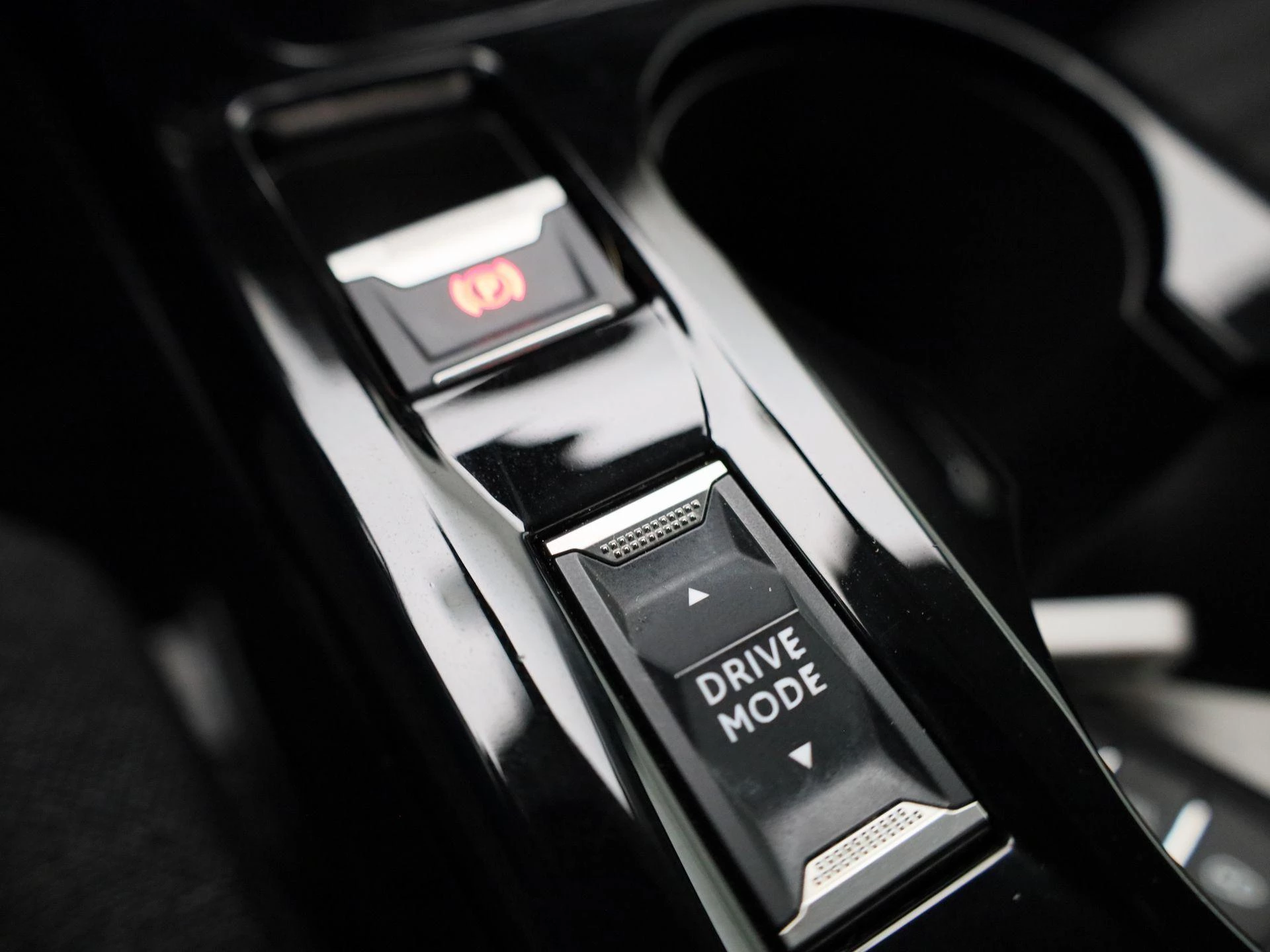 Peugeot-e-208-image-29