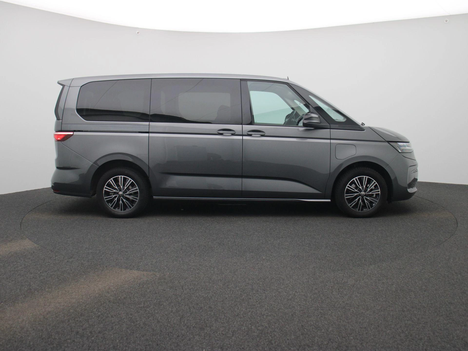 Volkswagen Multivan 1.4 eHybrid L2H1 Life 218PK