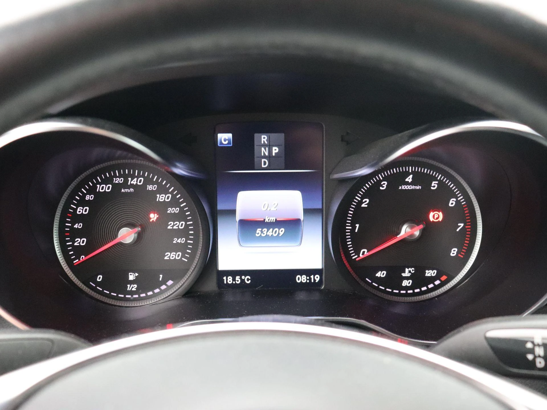 Mercedes-Benz-GLC-image-10