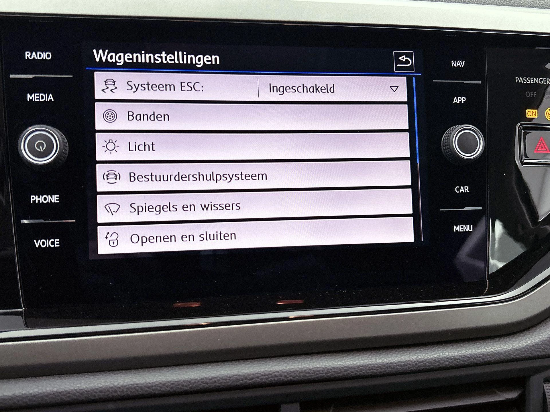 Volkswagen-Polo-image-8