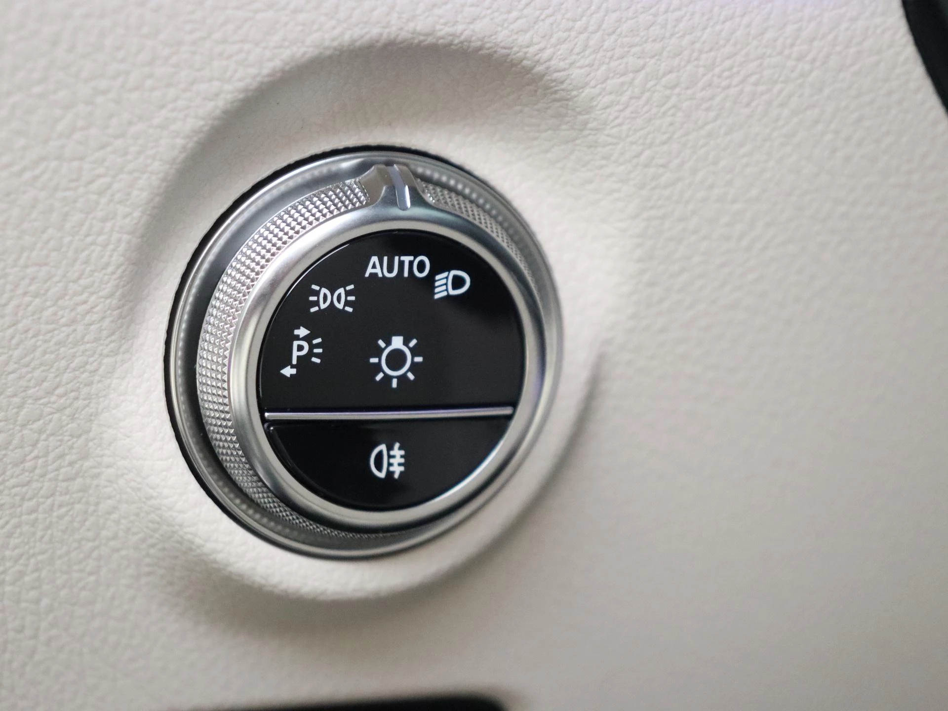 Mercedes-Benz-CLE-image-27