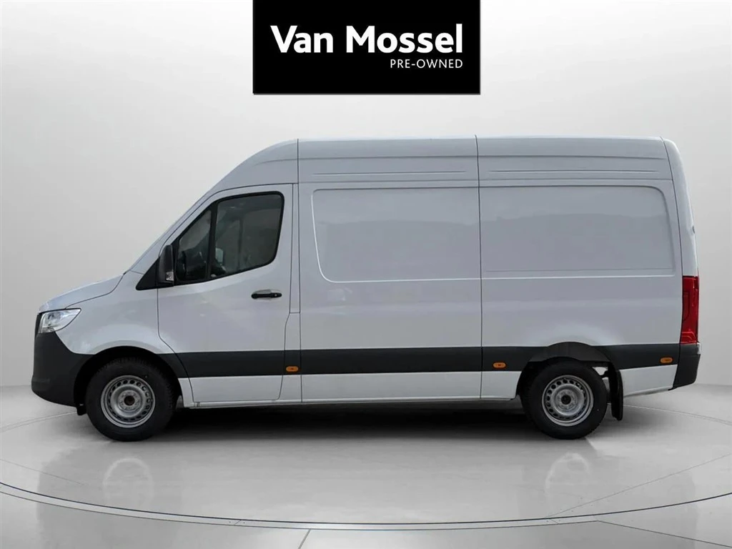 Mercedes-Benz-Sprinter-image-1