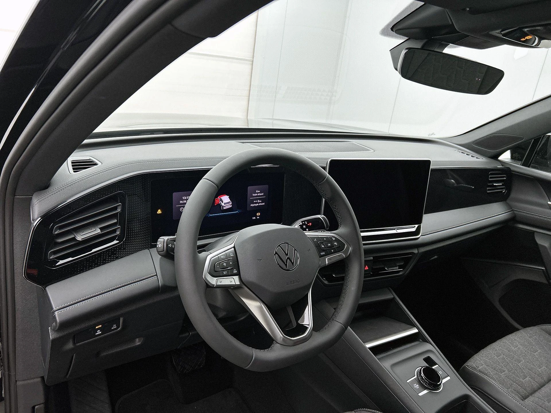 Volkswagen-Tiguan-image-17