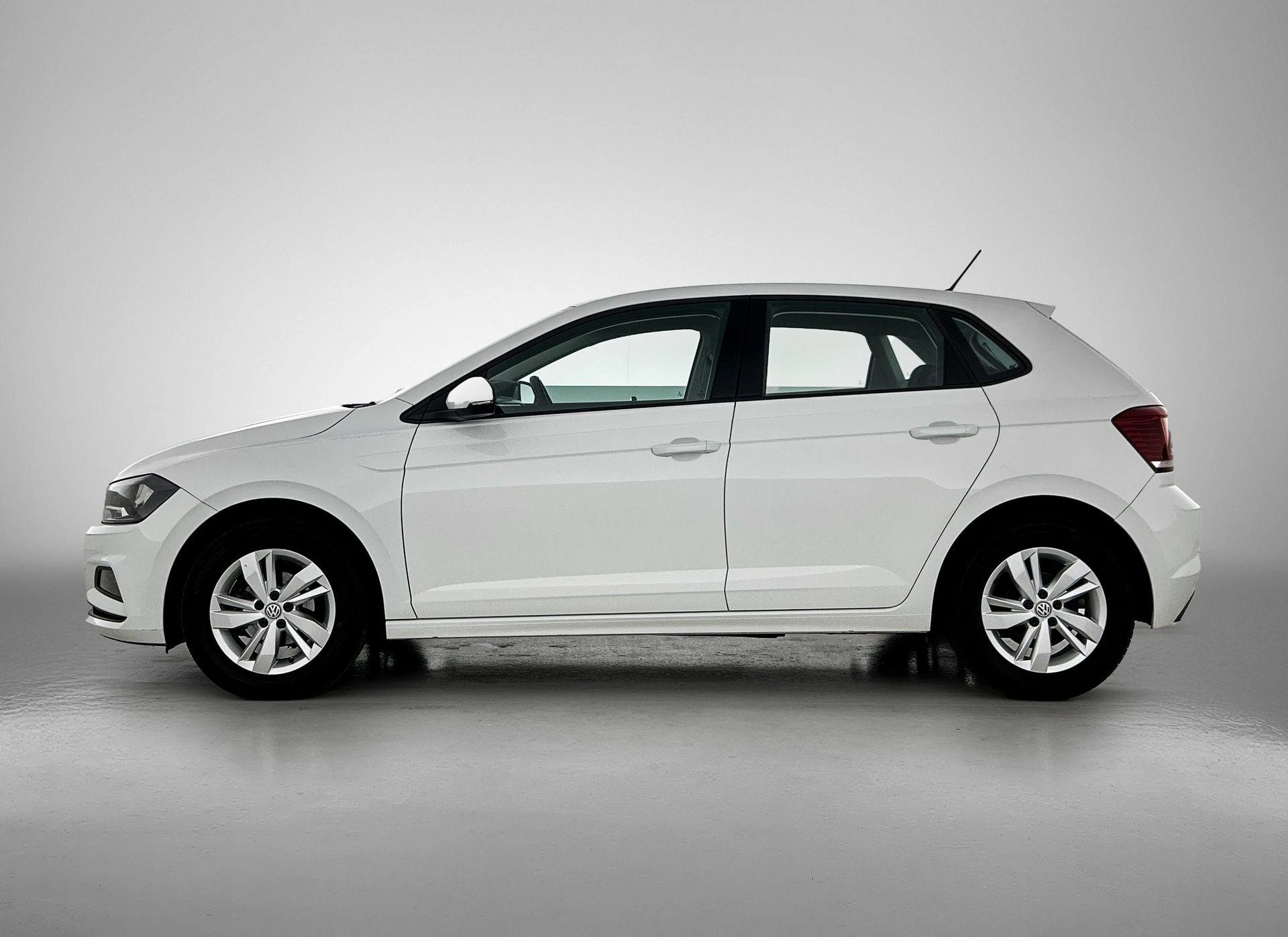 Volkswagen-Polo-image-1