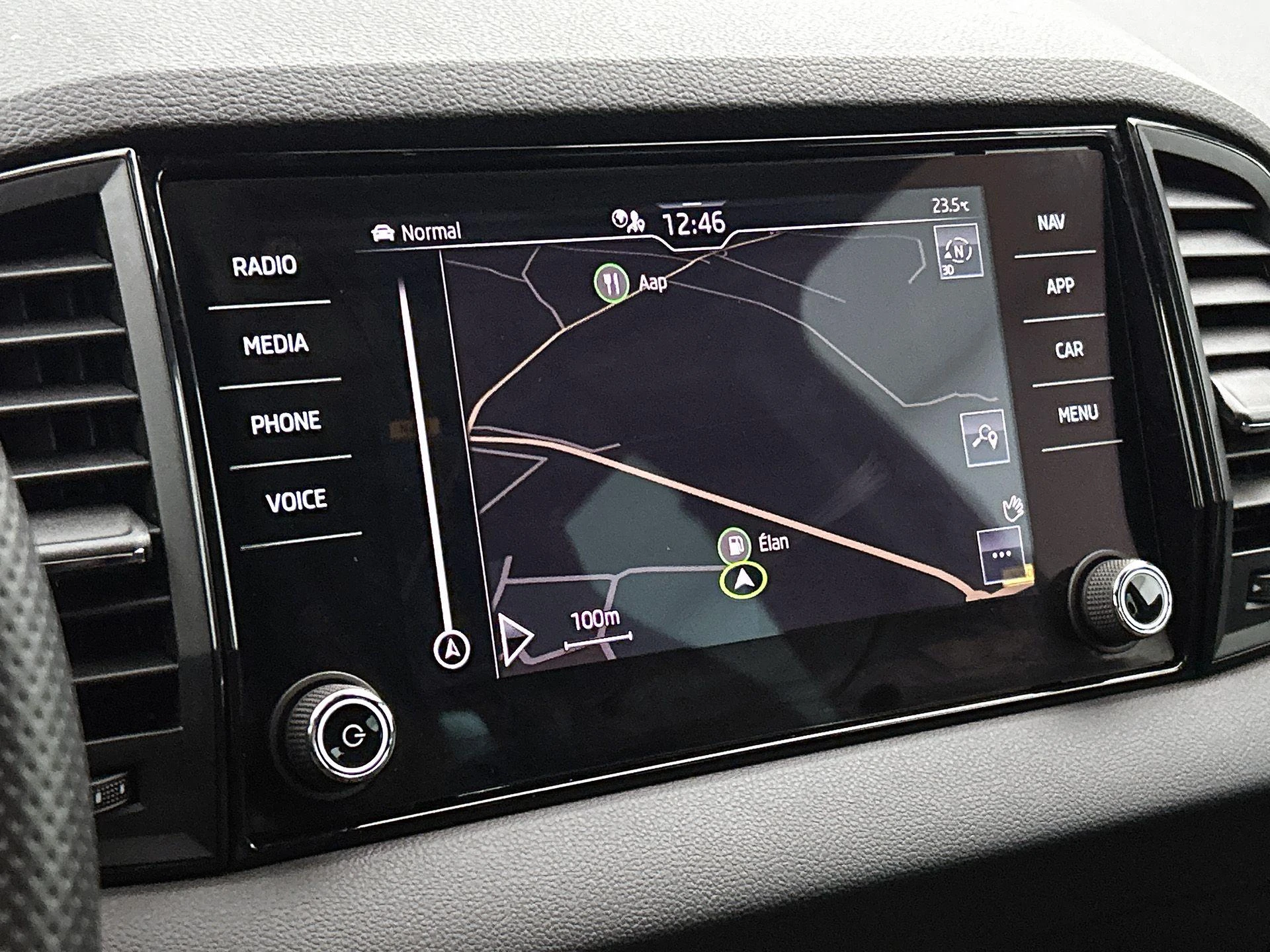 Škoda Karoq 1.5 TSI ACT Sportline Business