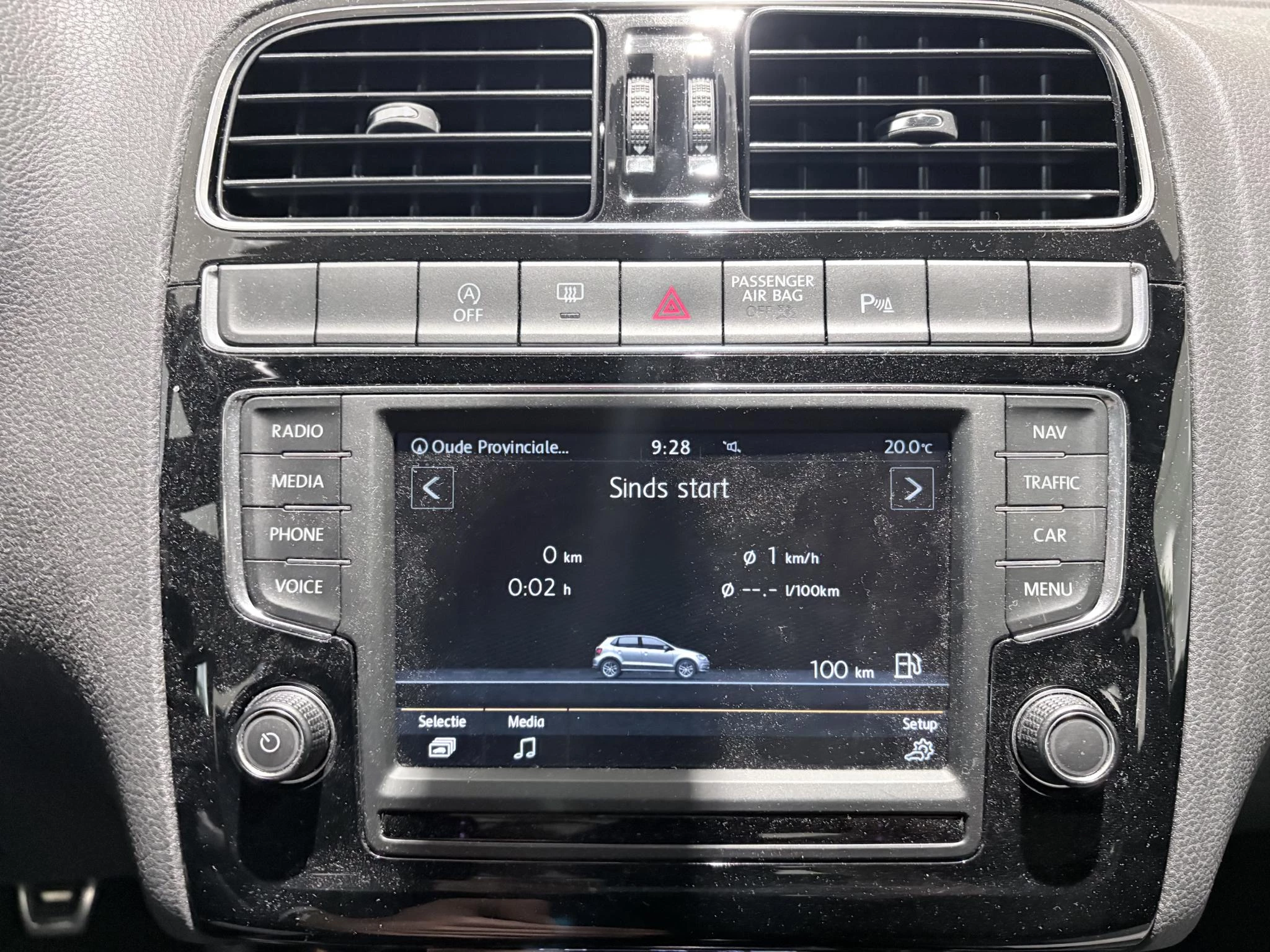 Volkswagen-Polo-image-25