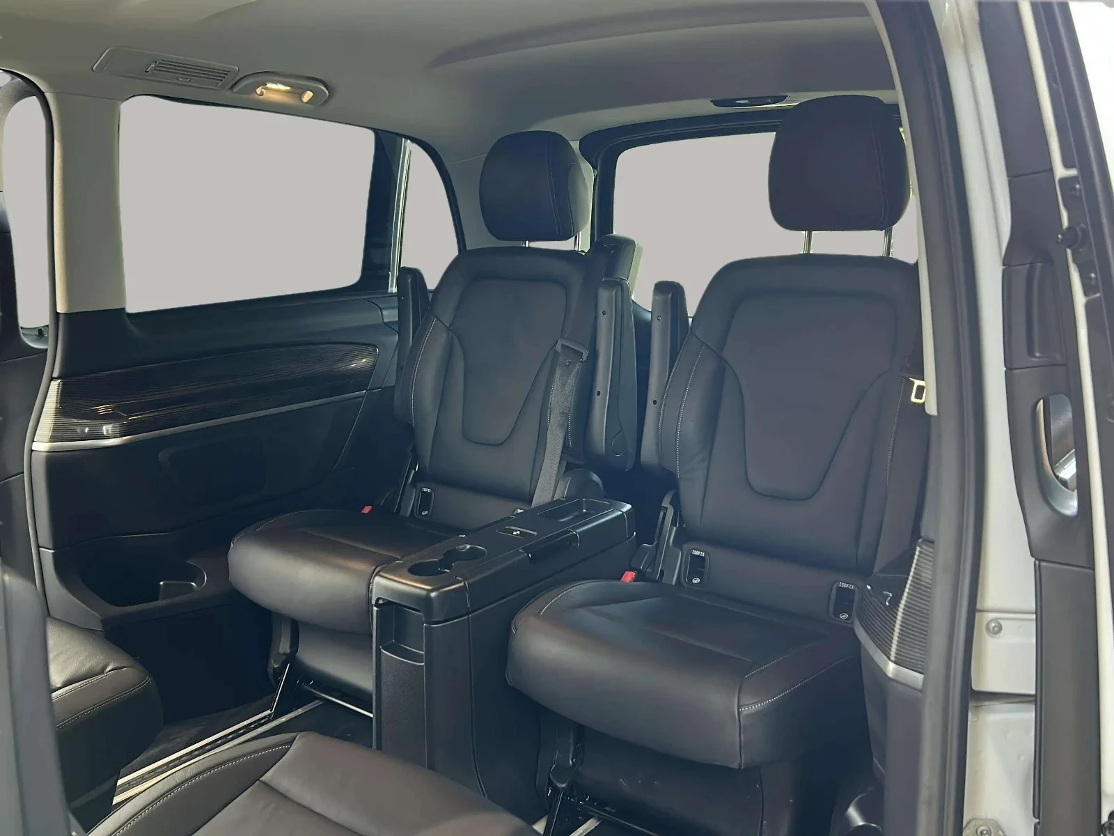 Mercedes-Benz-EQV-image-7