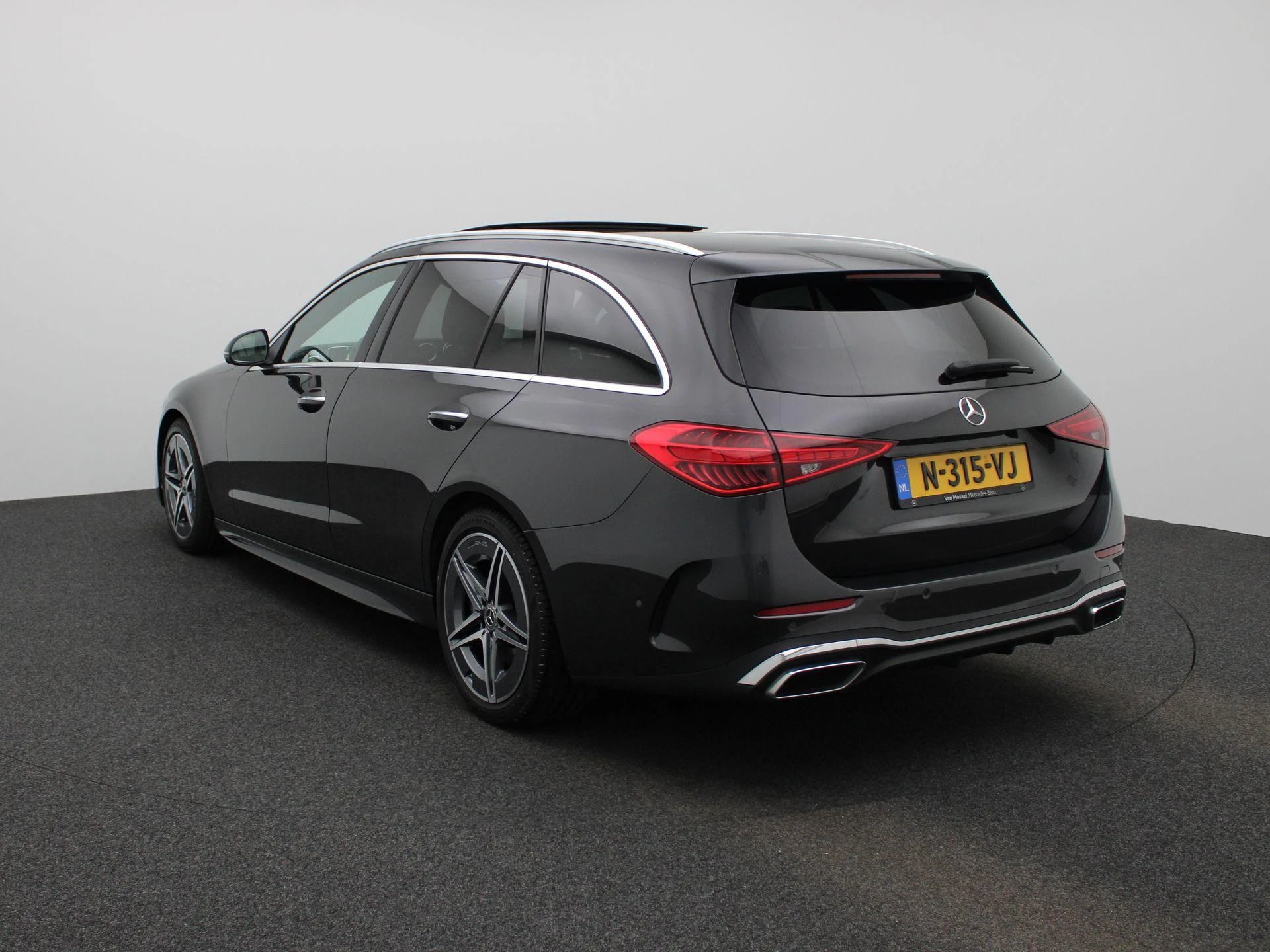 Mercedes-Benz-C-Klasse-image-1