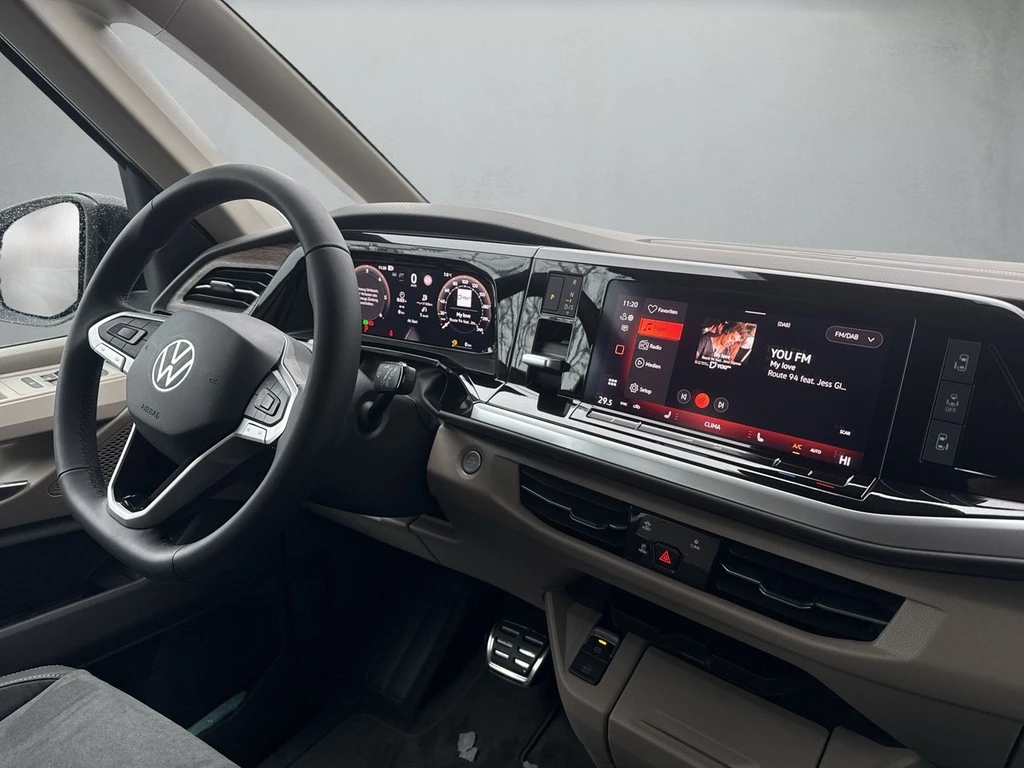 Volkswagen-Multivan-image-6