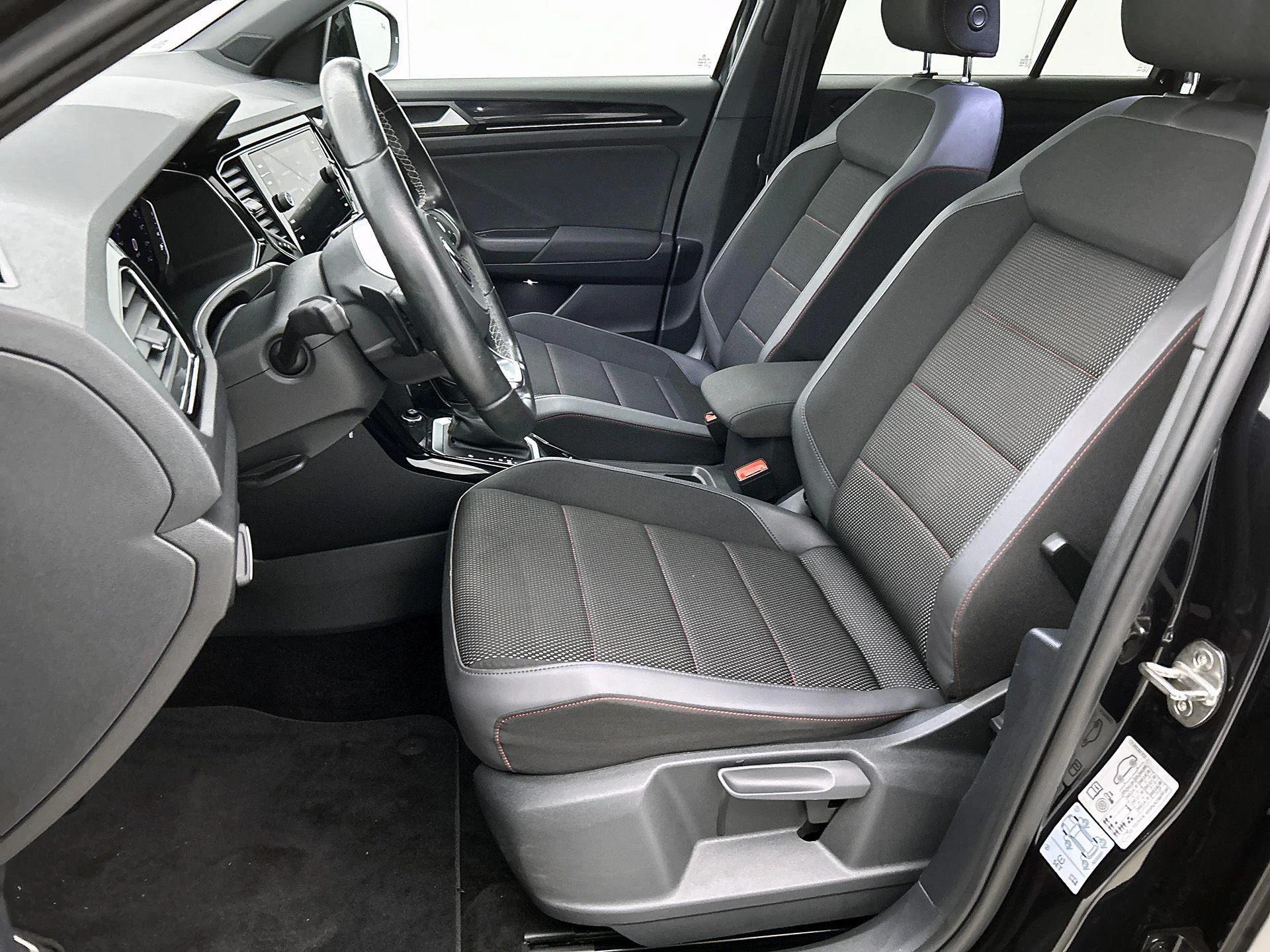 Volkswagen T-Roc 1.5 TSI R-Line | 150 PK