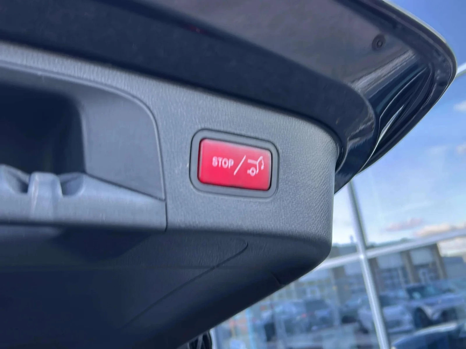 Mercedes-Benz-EQC-image-19