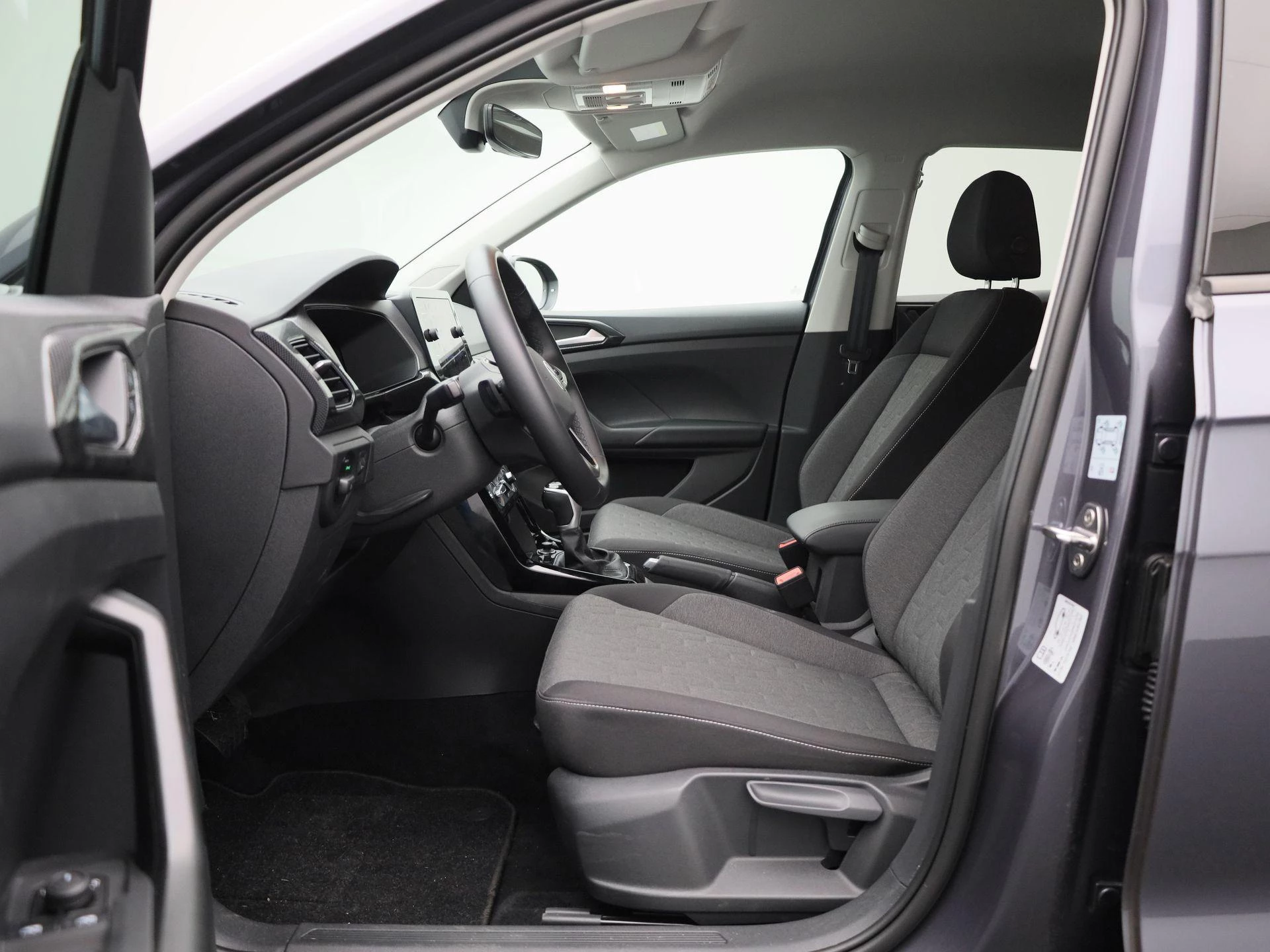 Volkswagen-T-Cross-image-10