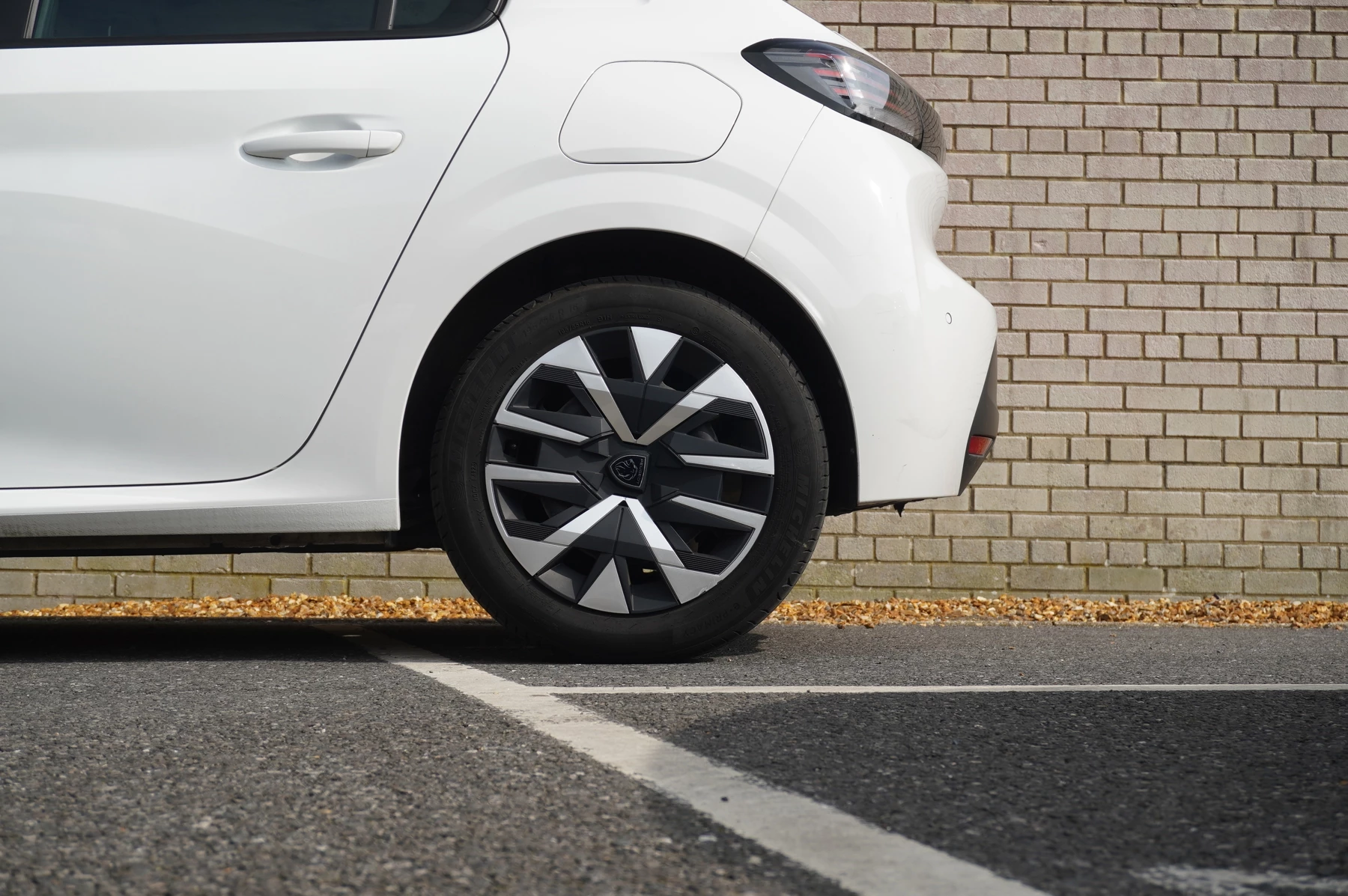 Peugeot-208-image-20