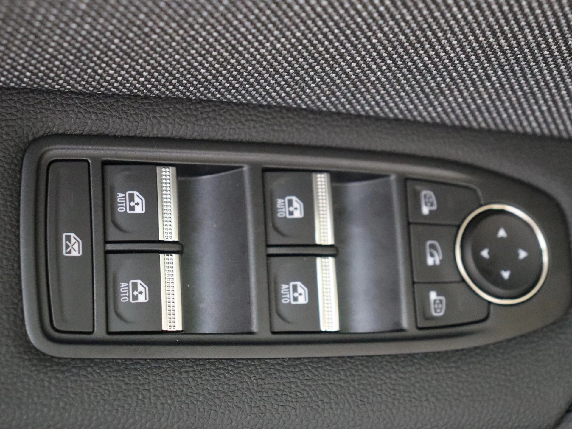 Renault-Captur-image-24