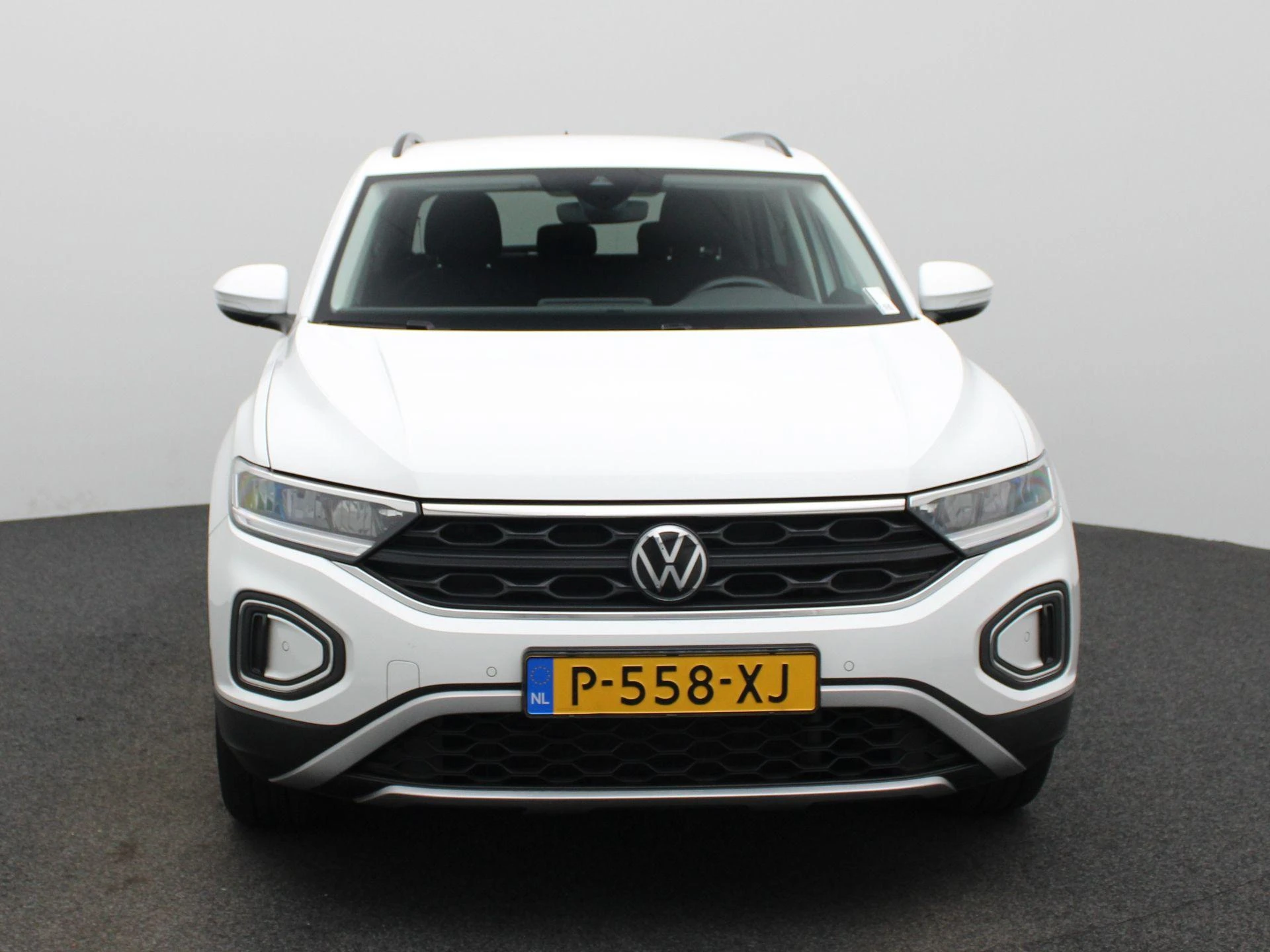 Volkswagen-T-Roc-image-2