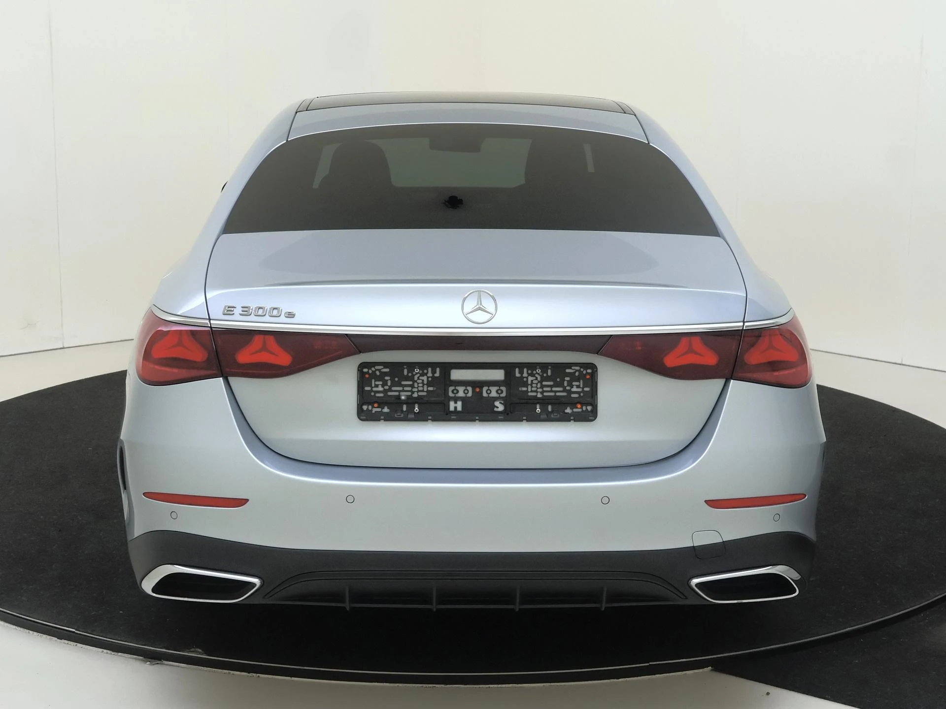 Mercedes-Benz-E-Klasse-image-6