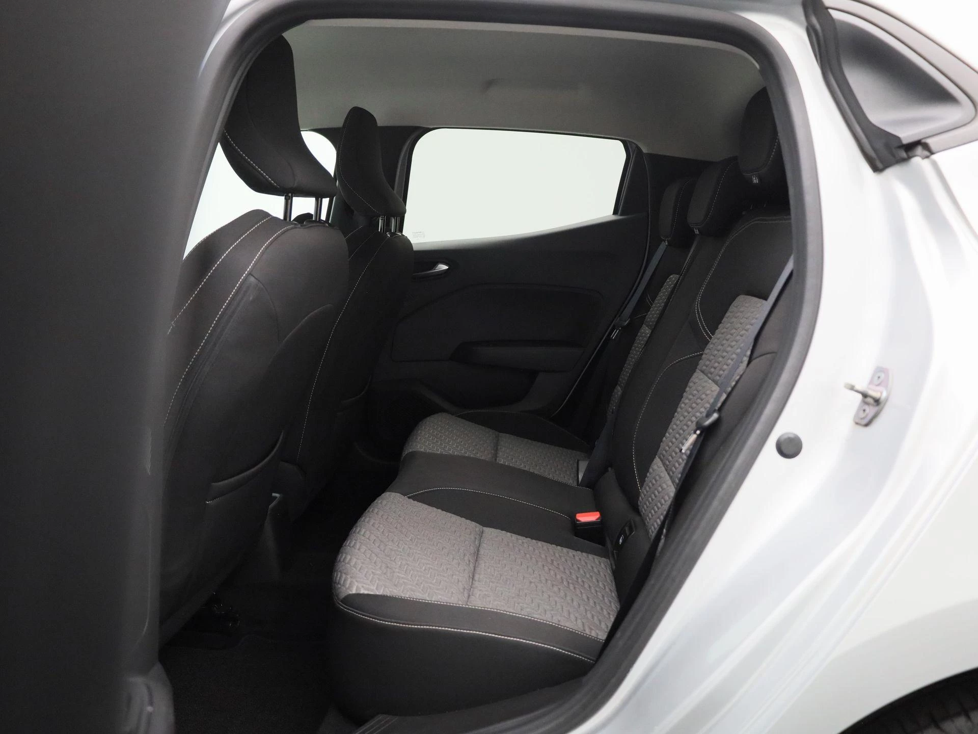 Renault-Clio-image-11