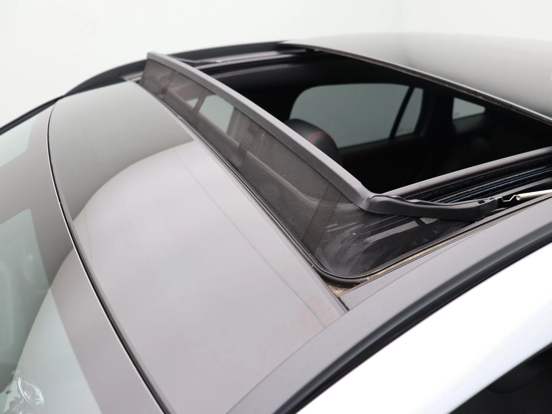 Mercedes-Benz EQA 250+ AMG Line + CARPLAY + PANORAMISCH DAK + NIGHTPAKKET +