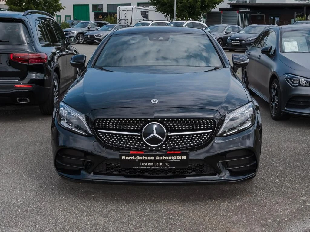 Mercedes-Benz-C-Klasse 300-image-3