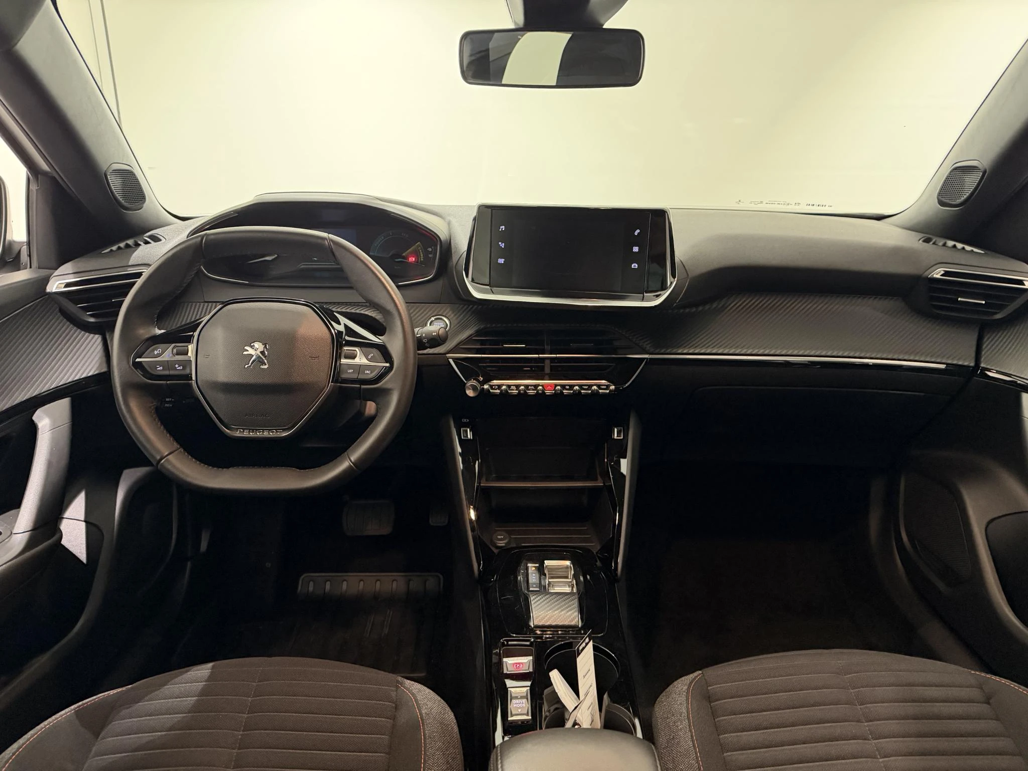 Peugeot-e-2008-image-14