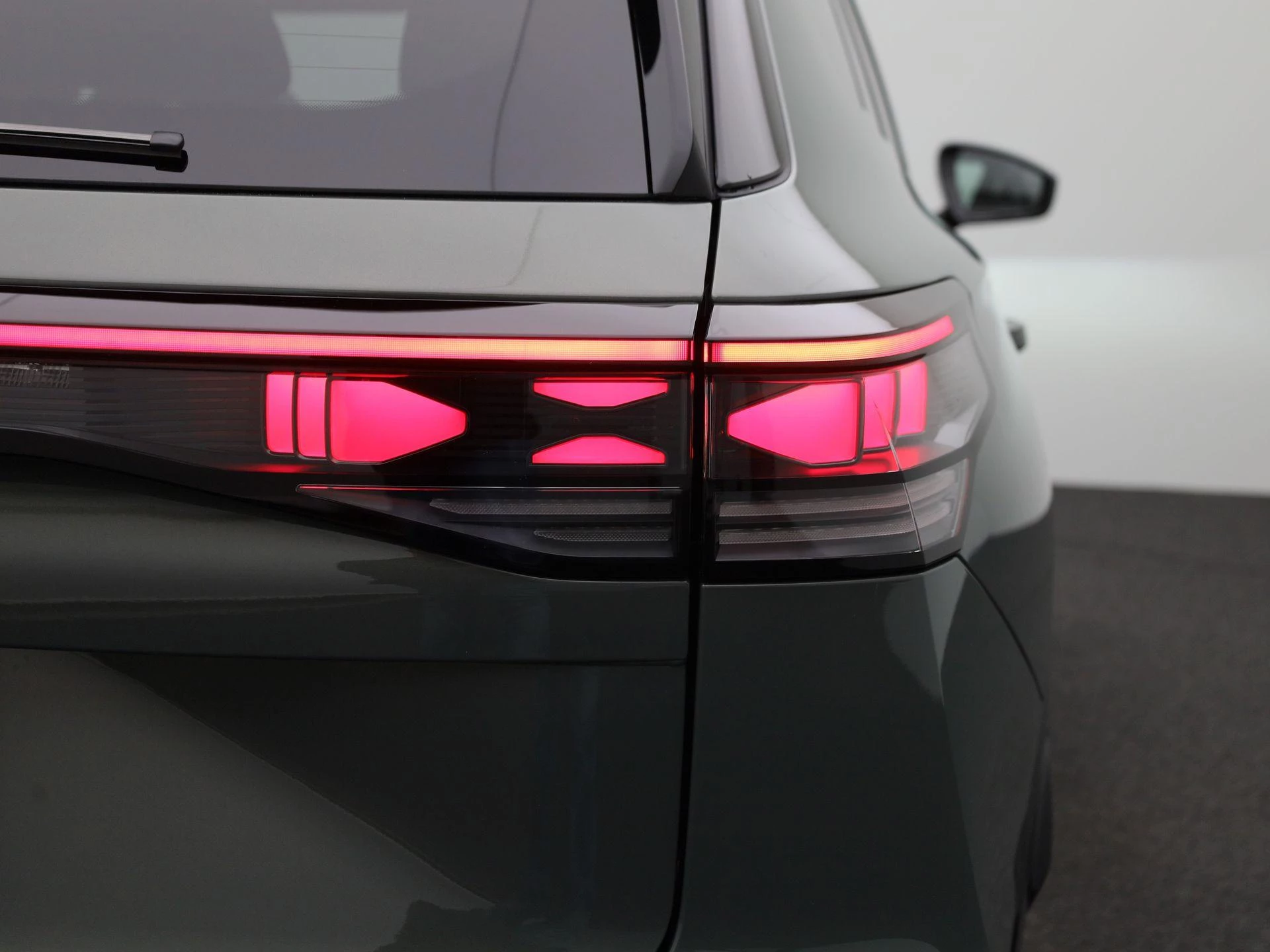 Volkswagen Tayron 1.5 eHybrid R-Line Edition 204 PK|