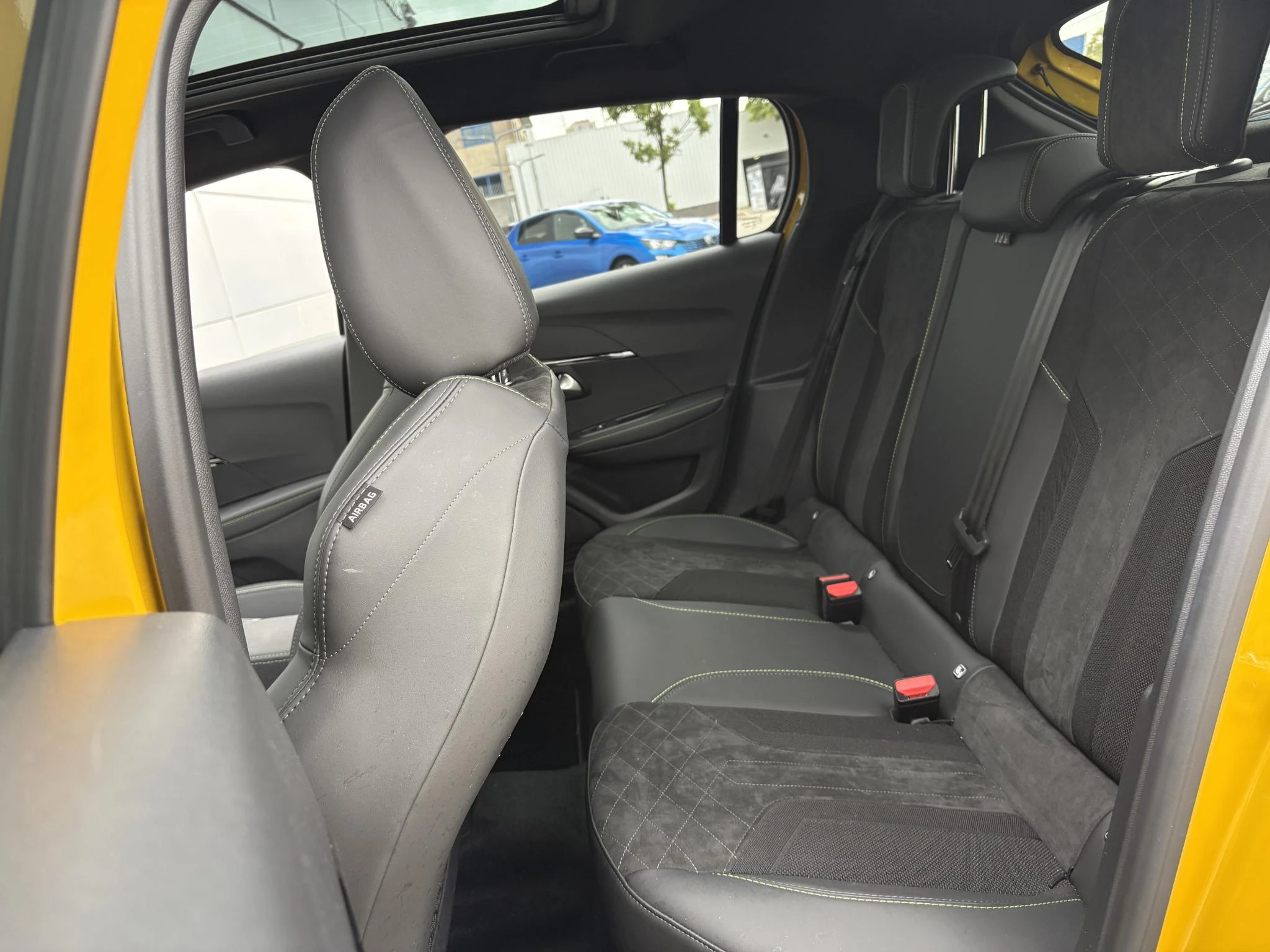 Peugeot-208-image-9