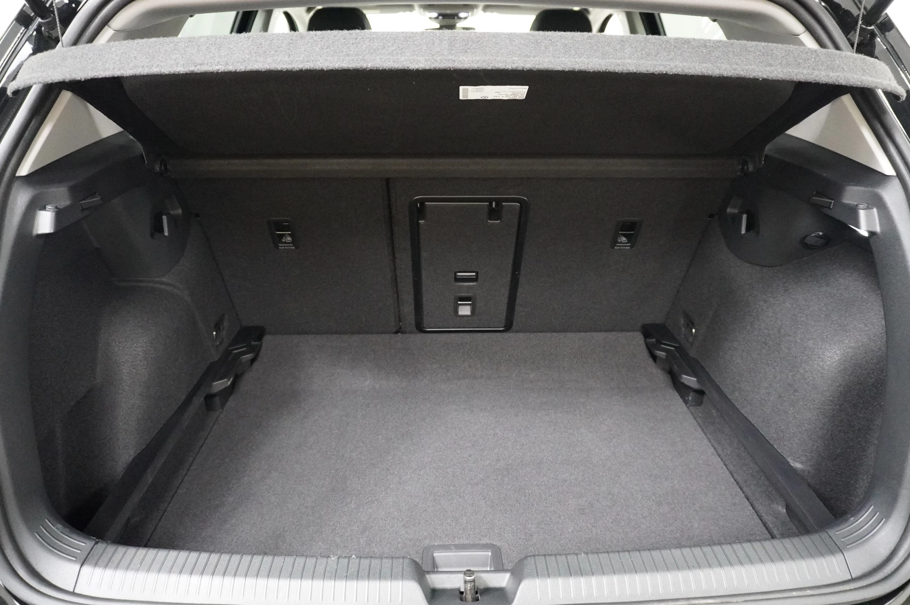 Volkswagen-Golf-image-11