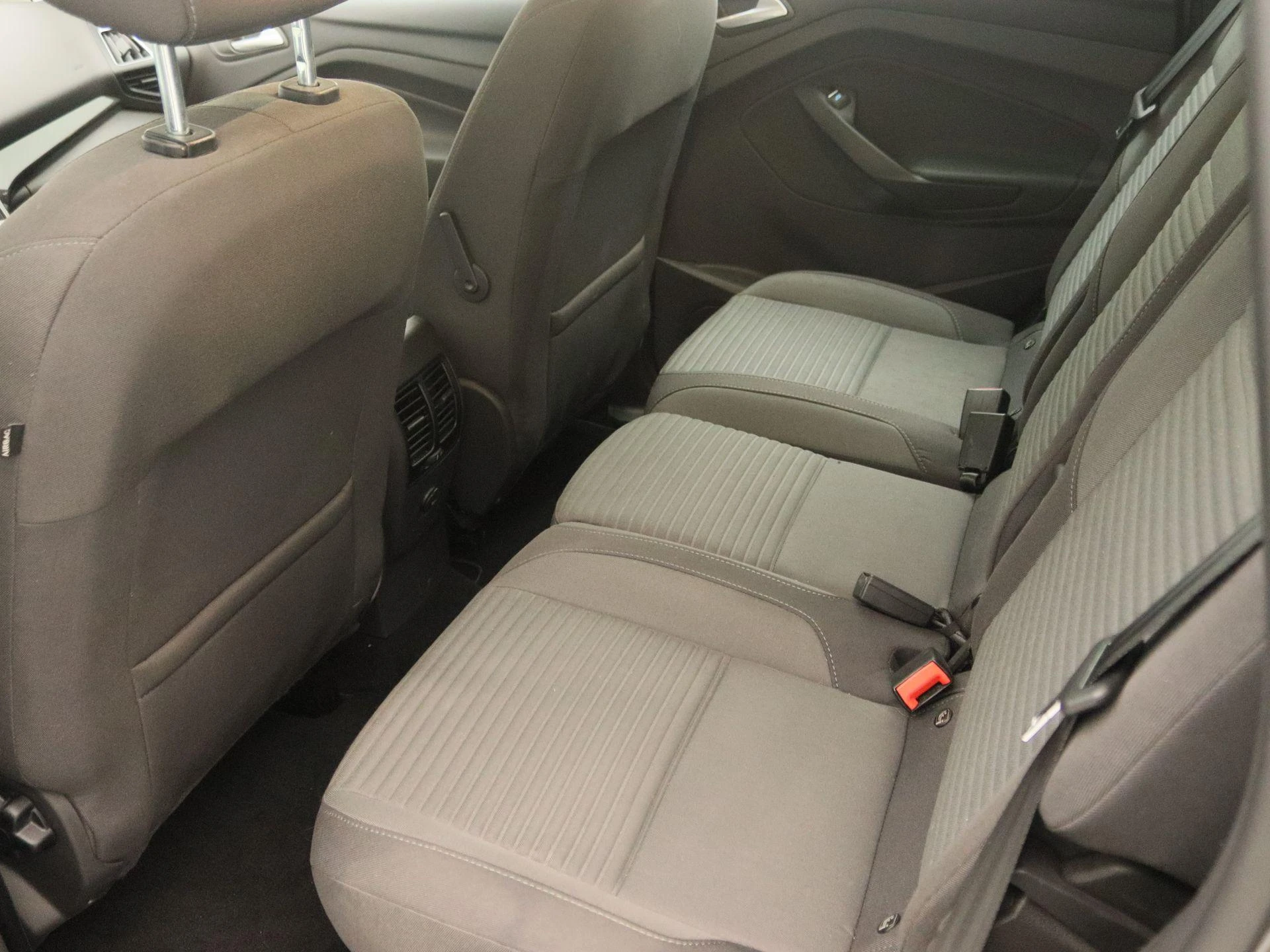 Ford-C-MAX-image-12