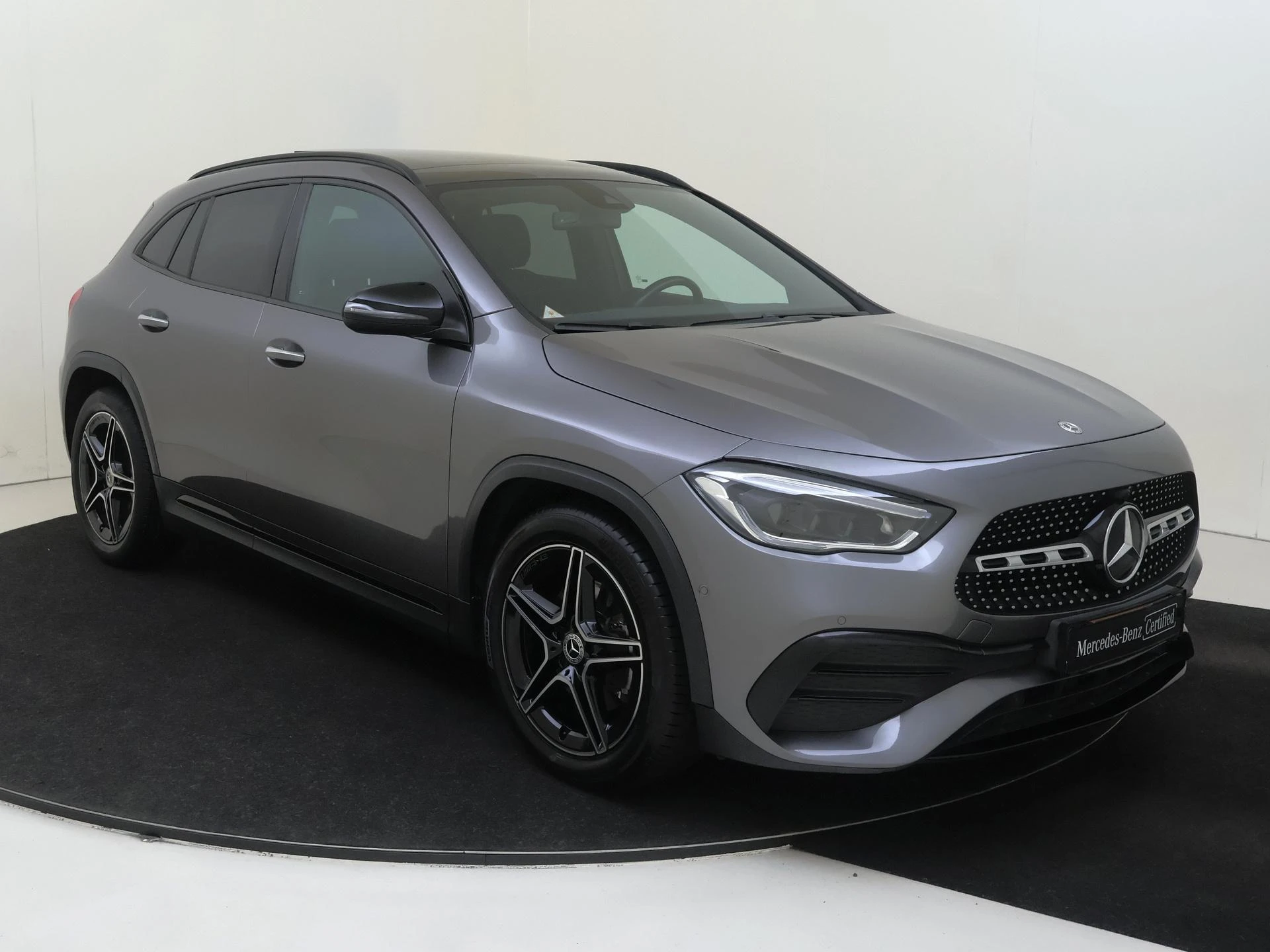 Mercedes-Benz-GLA-image-1