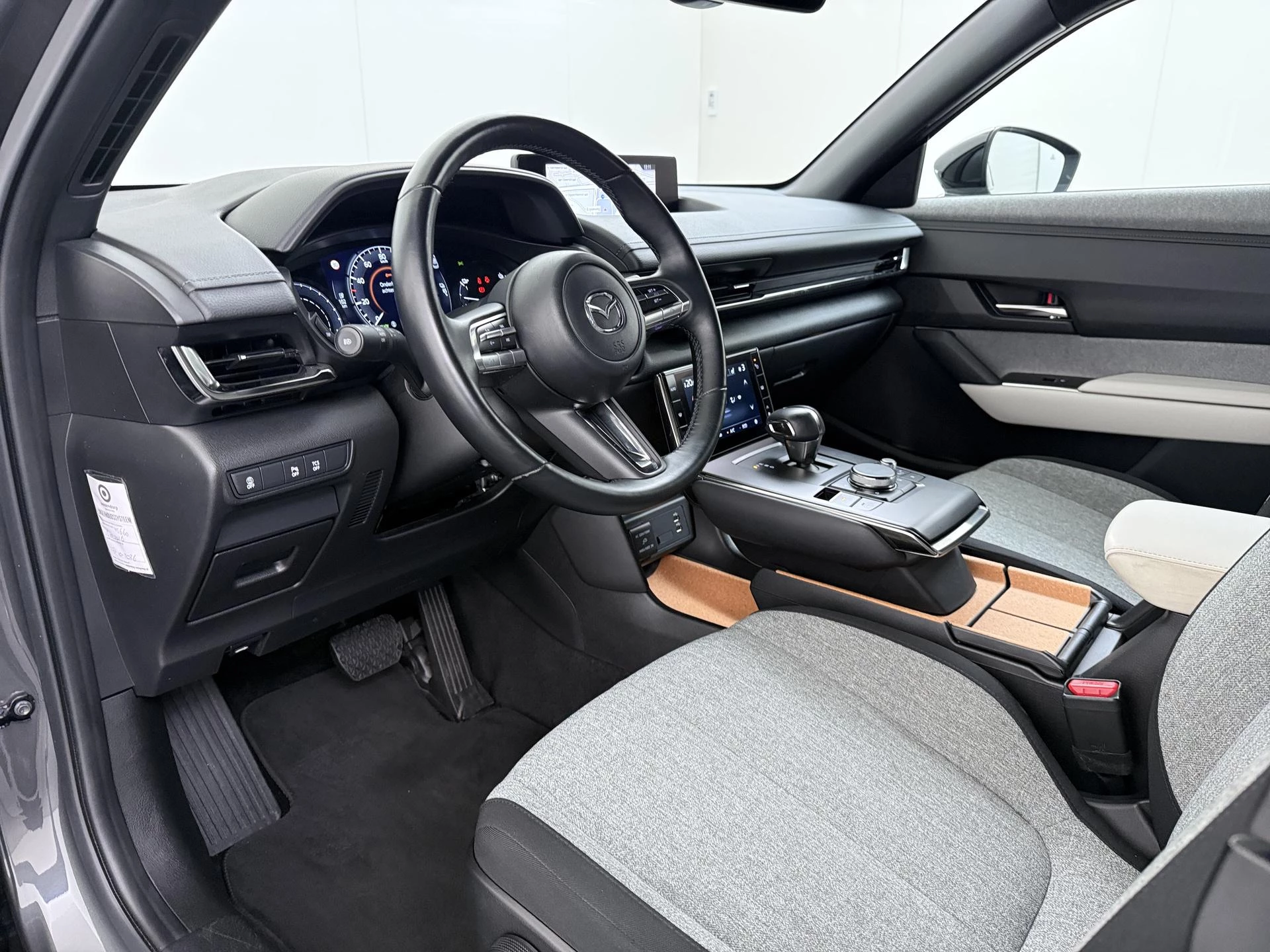 Mazda-MX-30-image-12