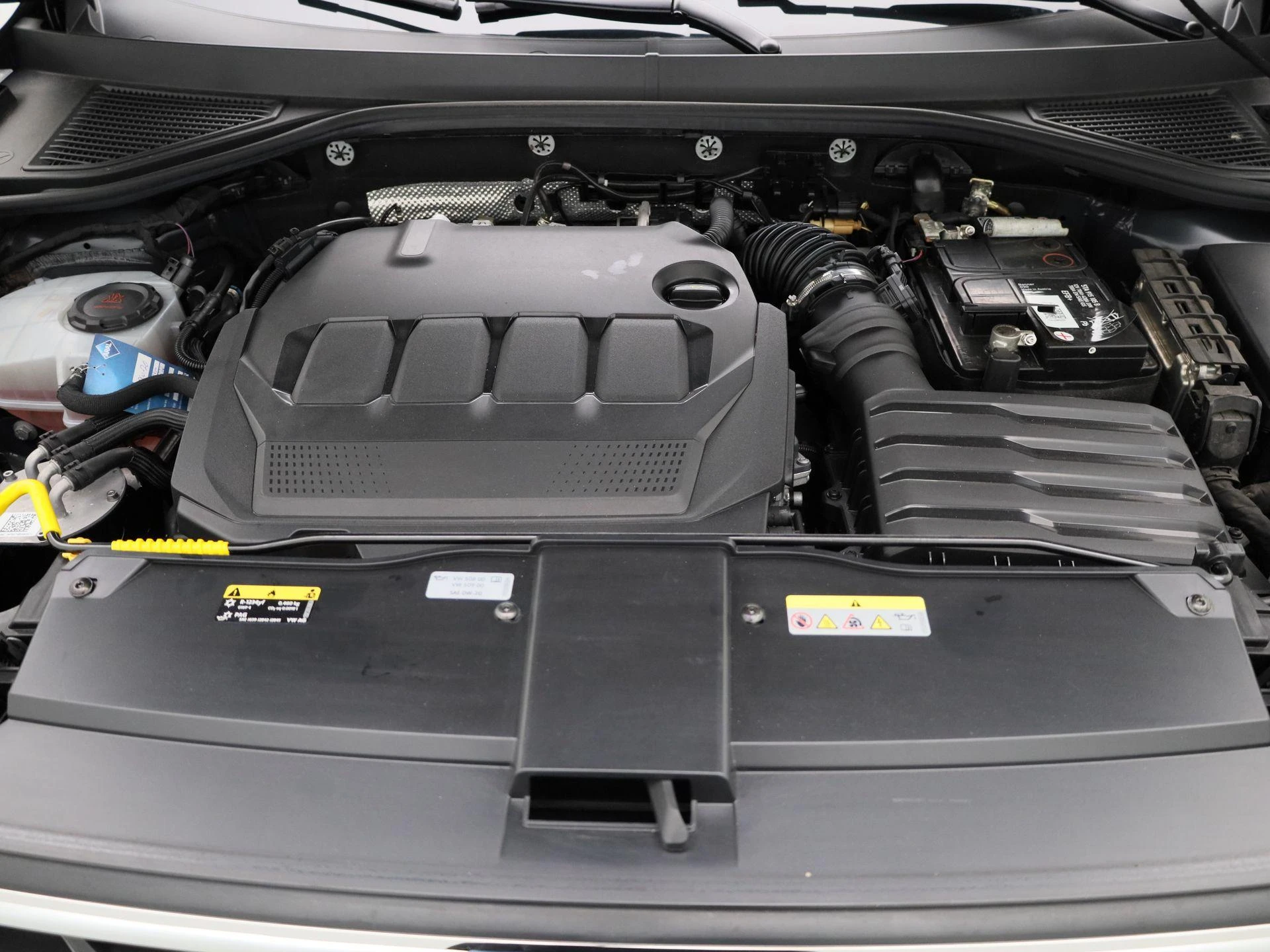 Volkswagen-T-Roc-image-39