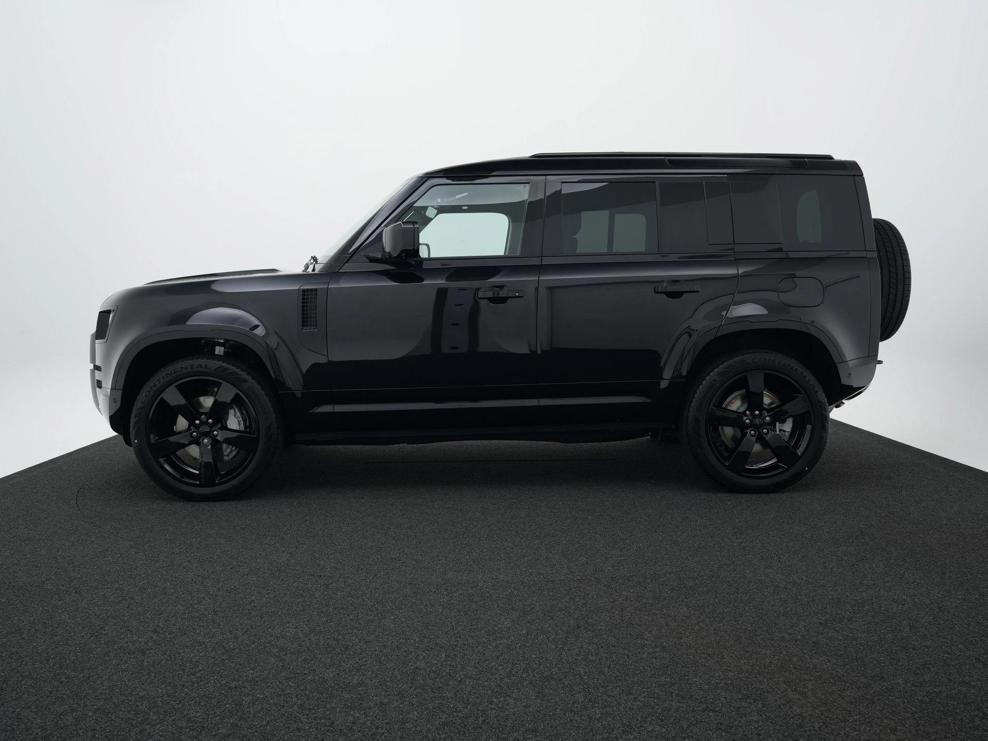 Land Rover-Defender-image-4