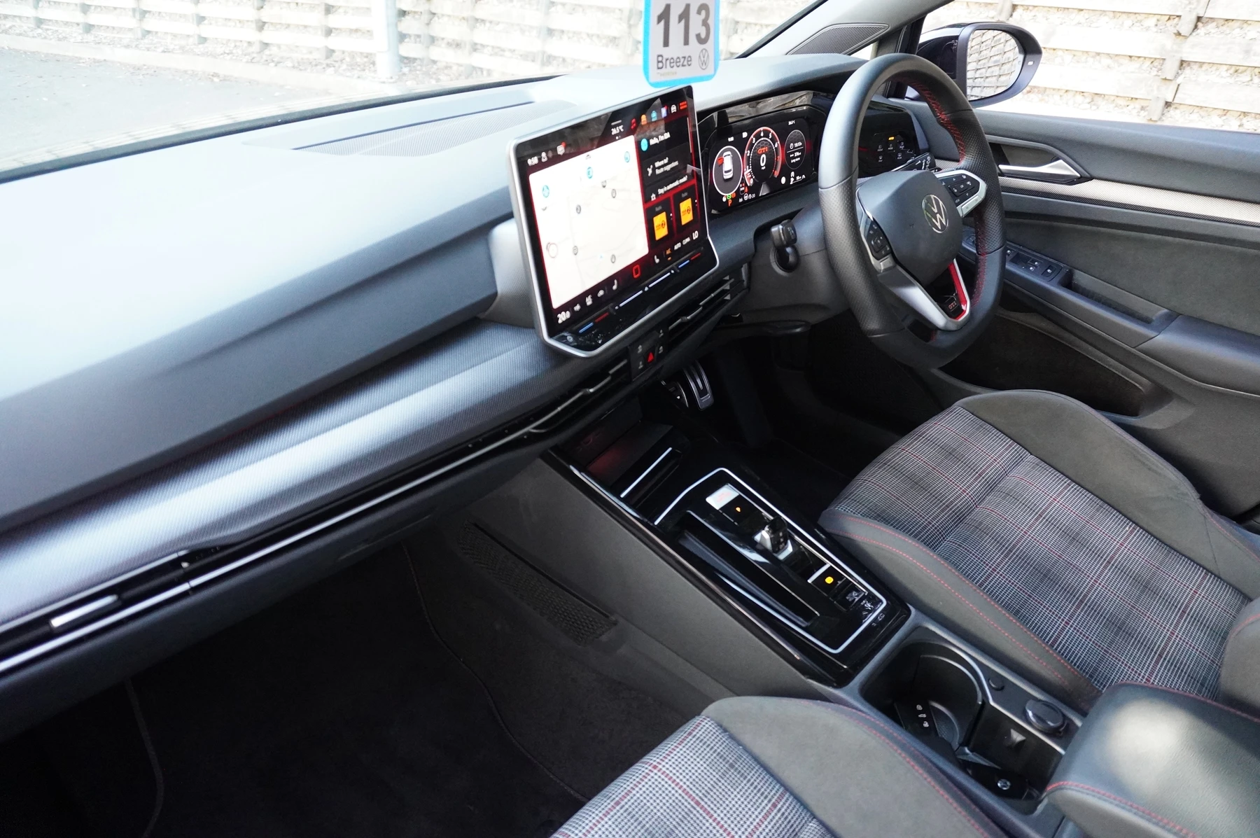 Volkswagen-Golf-image-1
