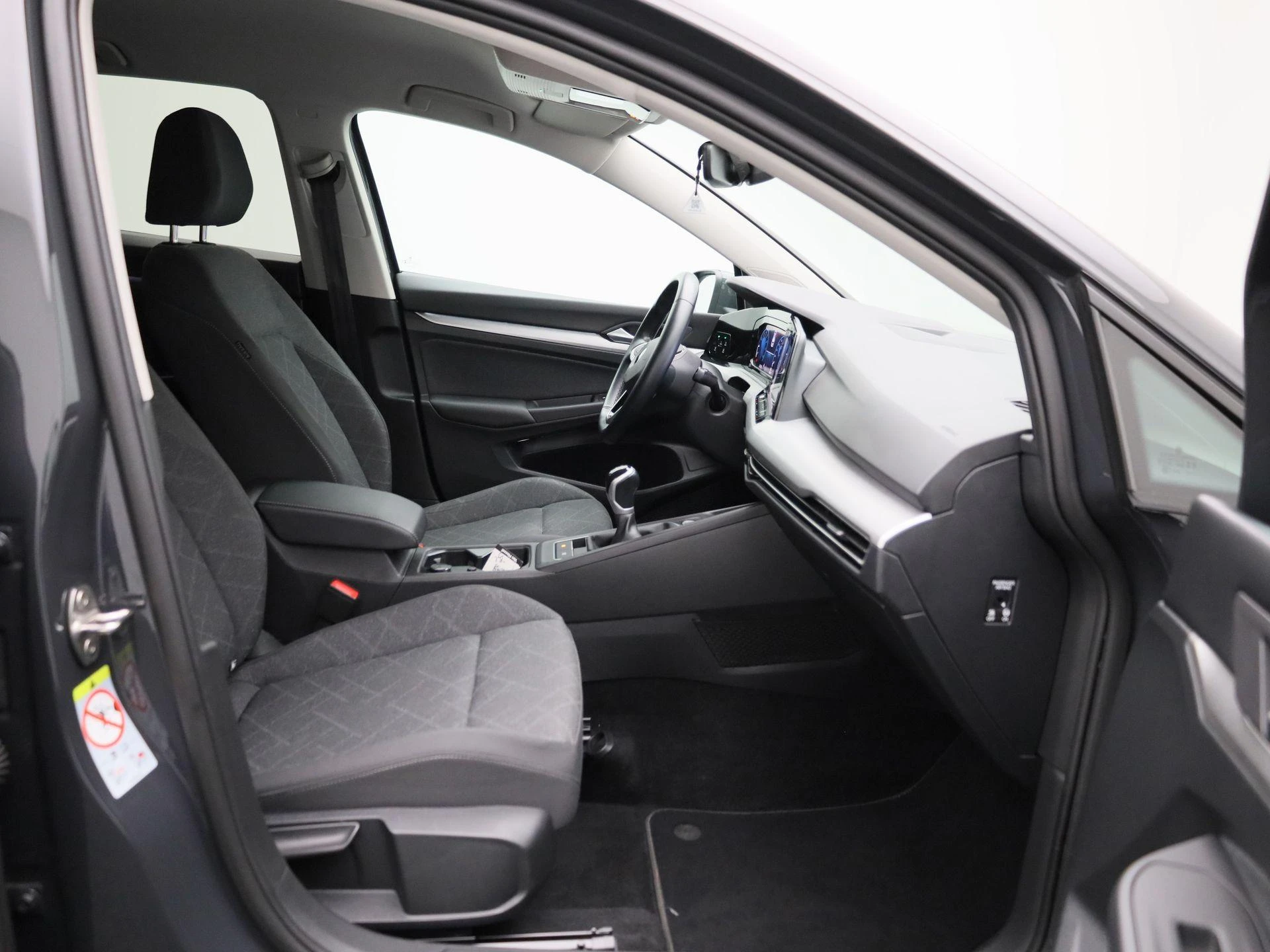Volkswagen-Golf-image-30